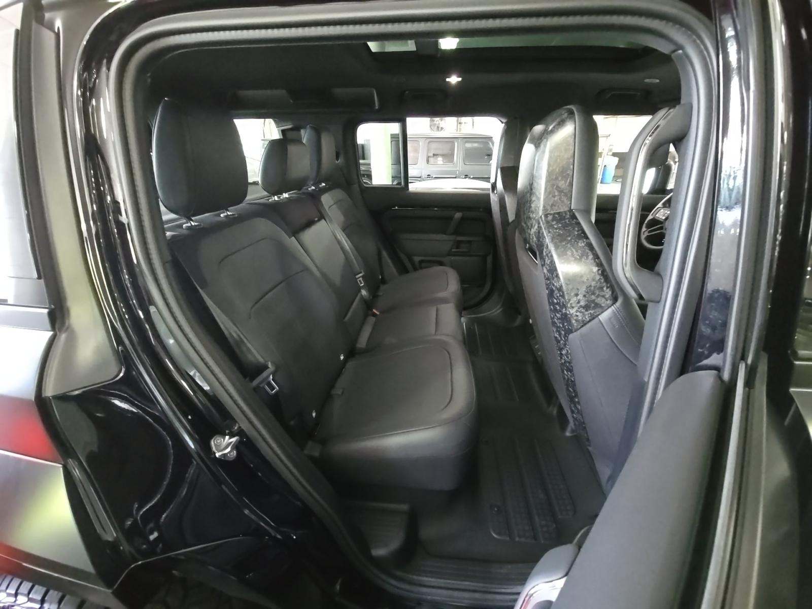 2026 Land Rover Defender 110 OCTA AWD