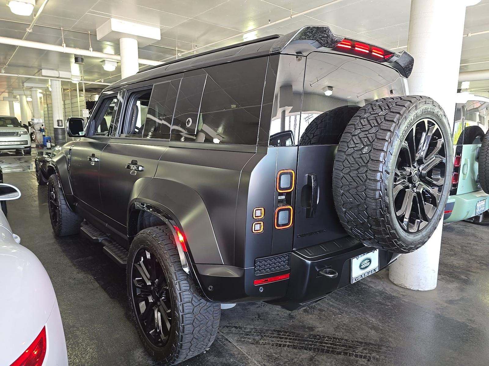 2026 Land Rover Defender 110 OCTA AWD