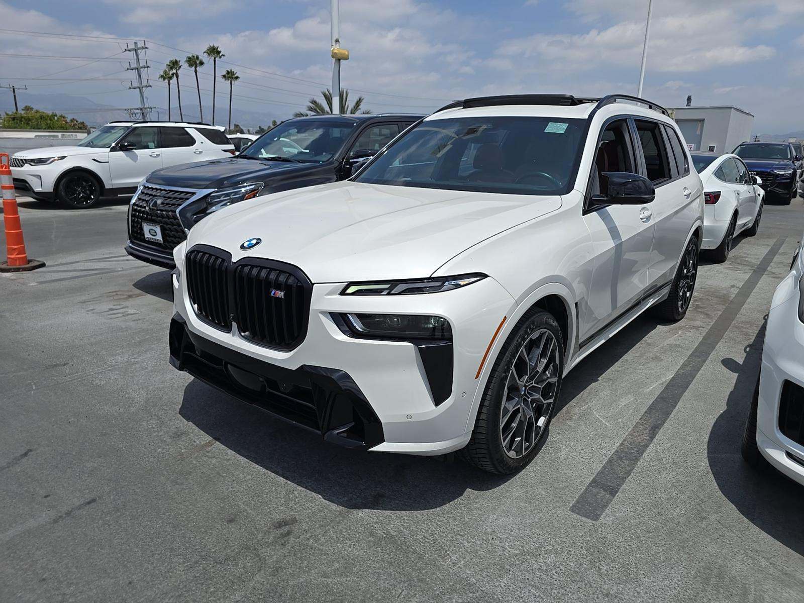 2024 BMW X7 M60i AWD