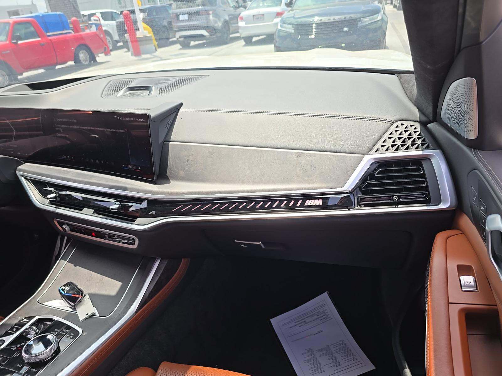 2024 BMW X7 M60i AWD