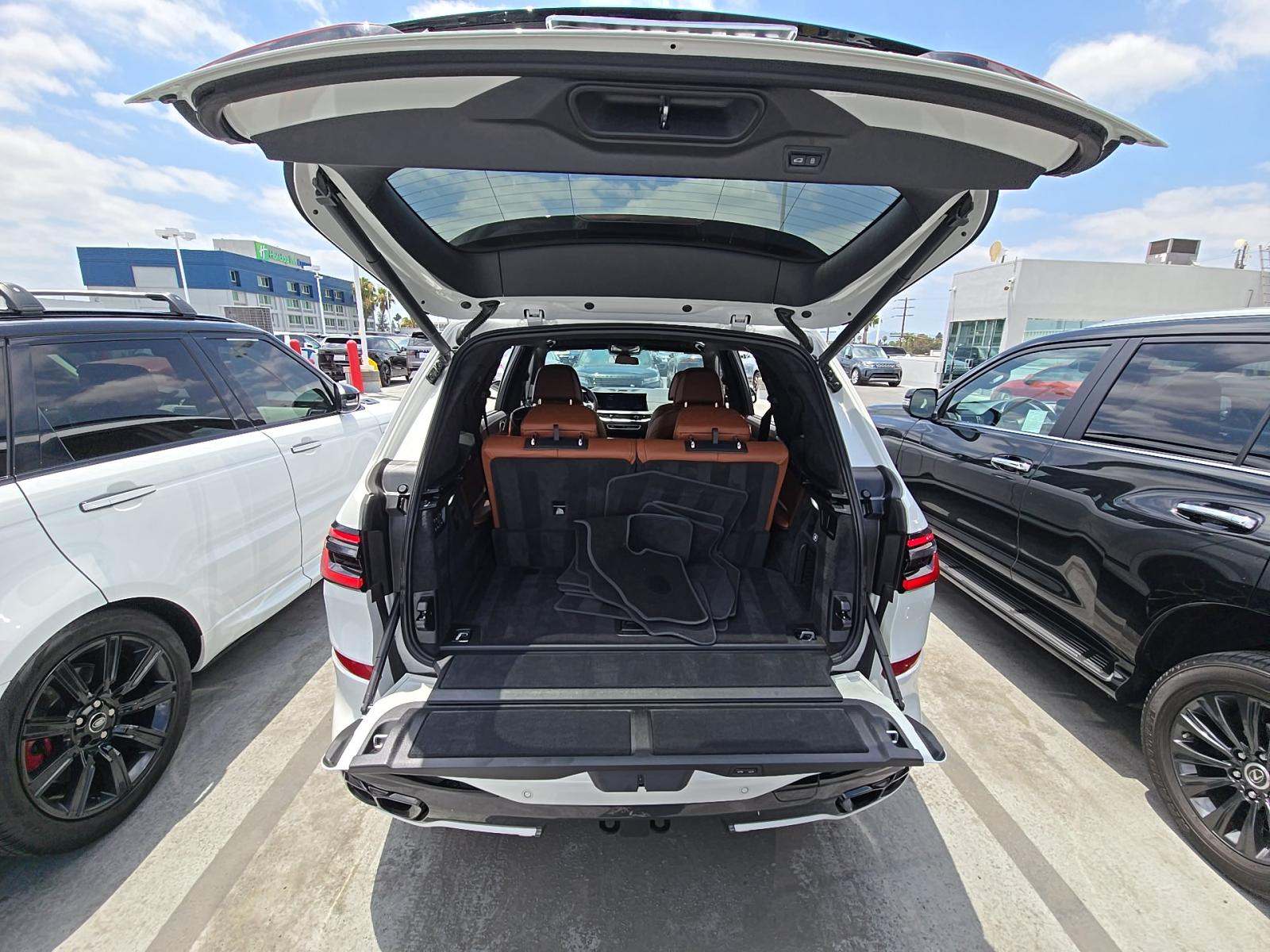 2024 BMW X7 M60i AWD