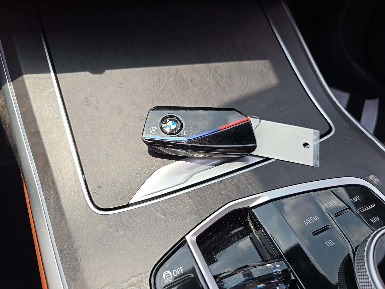 2024 BMW X7 M60i AWD