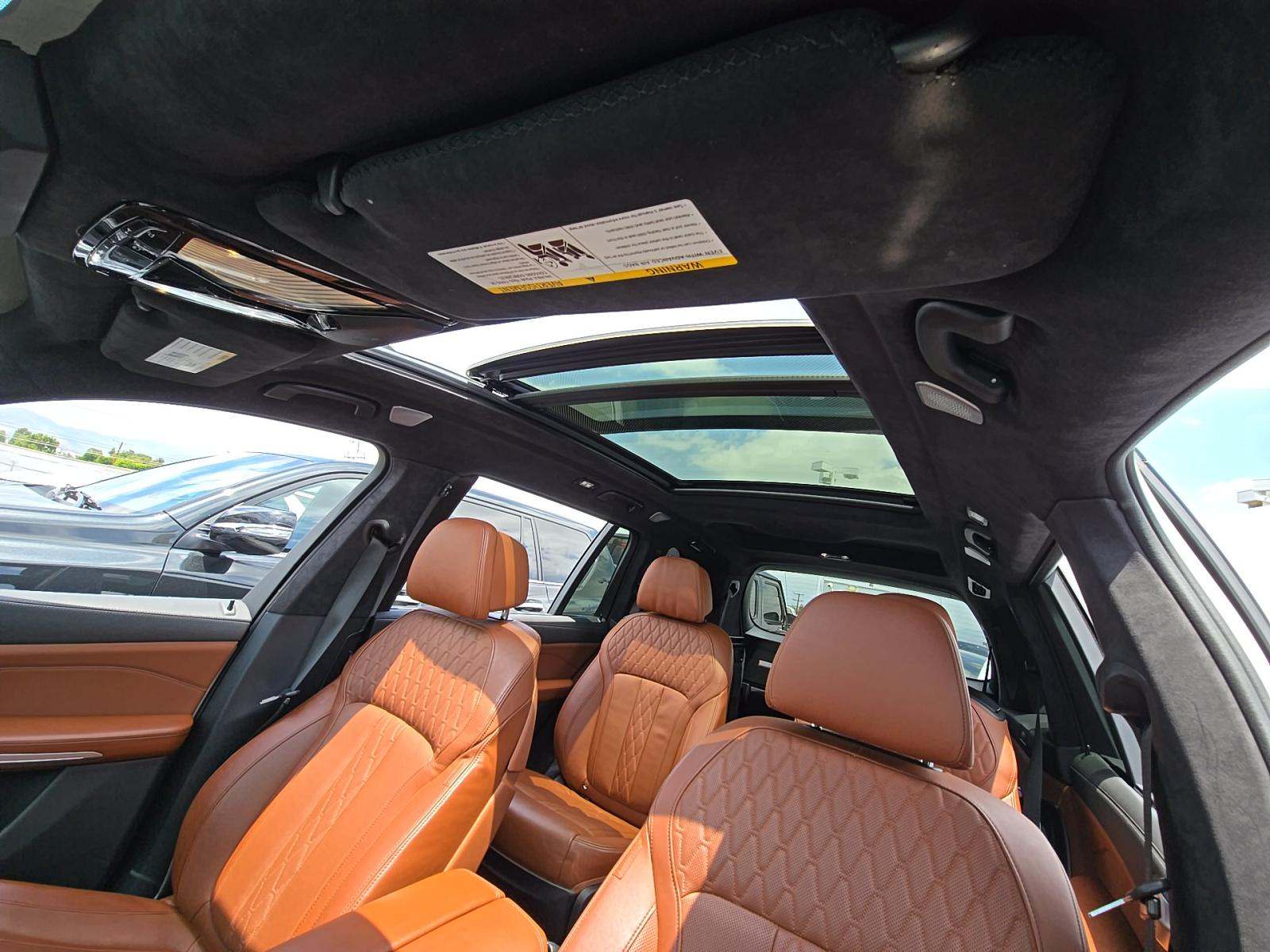 2024 BMW X7 M60i AWD