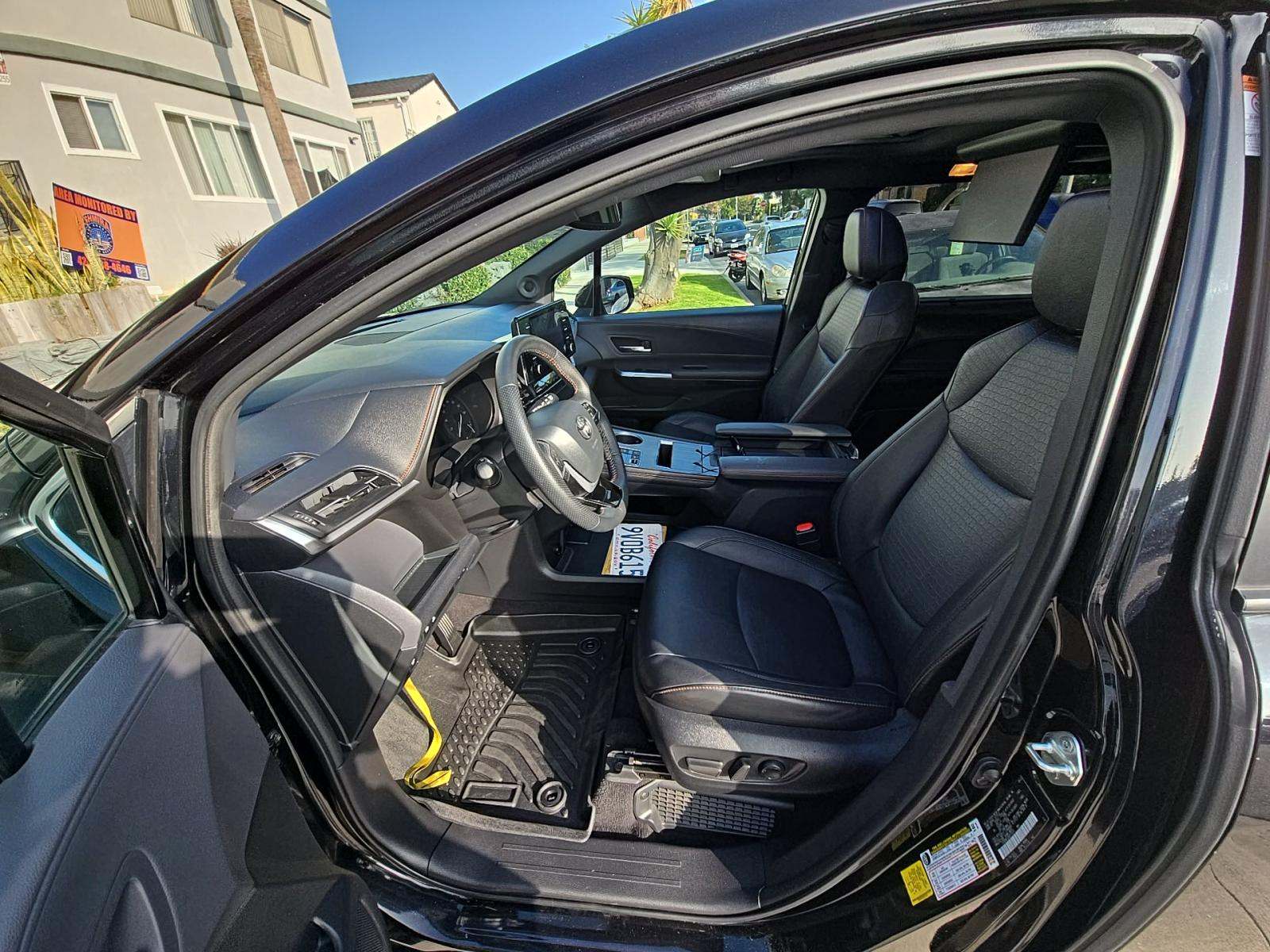 2022 Toyota Sienna XSE FWD