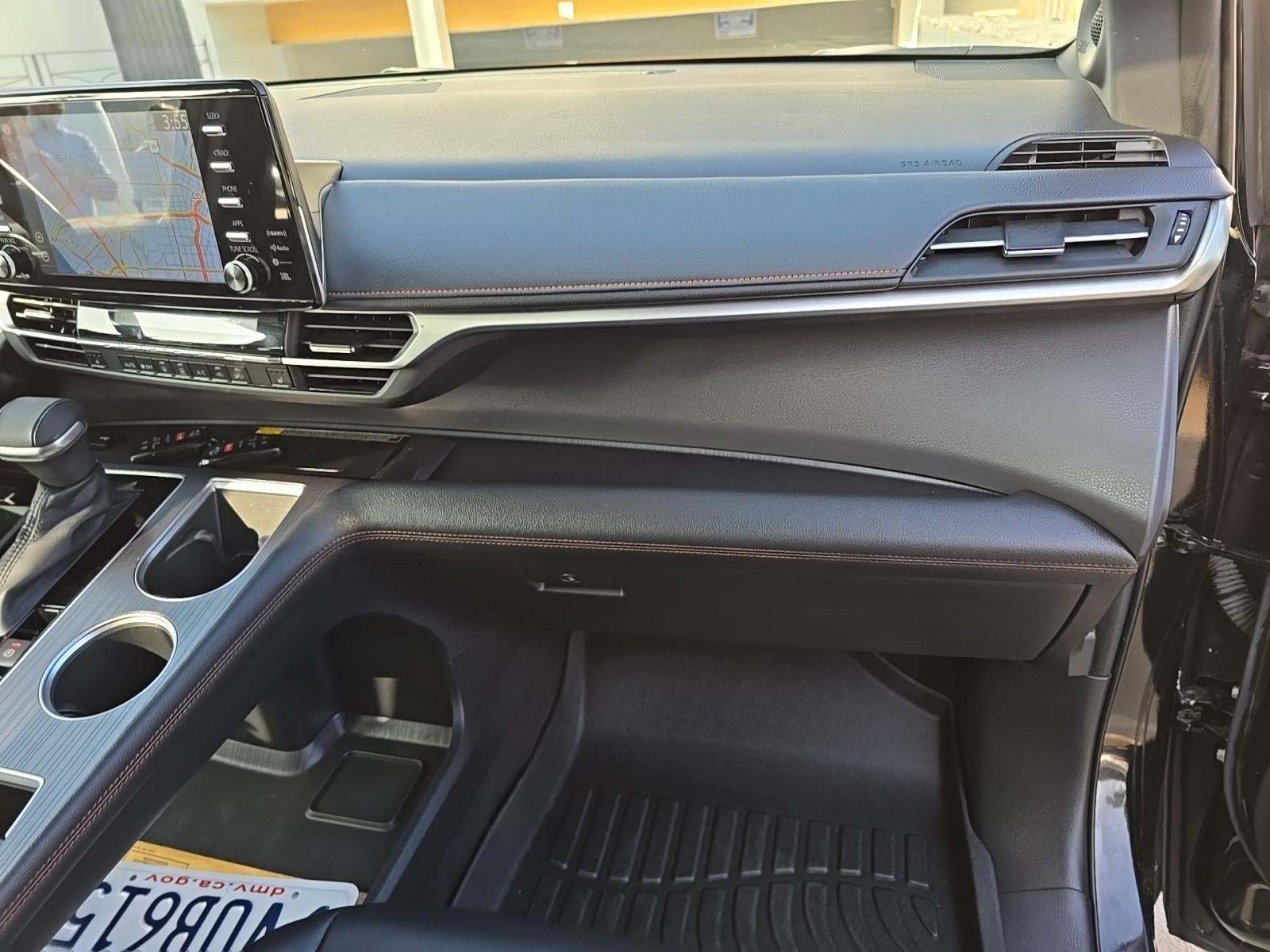 2022 Toyota Sienna XSE FWD