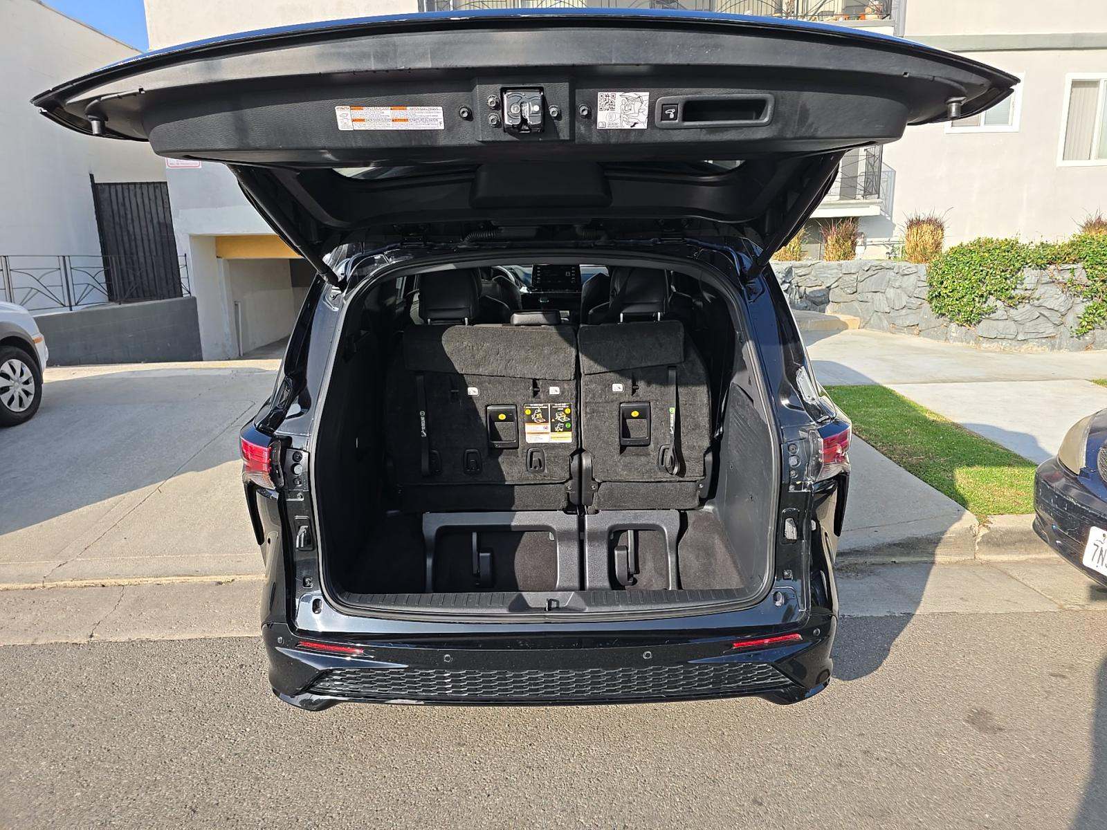 2022 Toyota Sienna XSE FWD