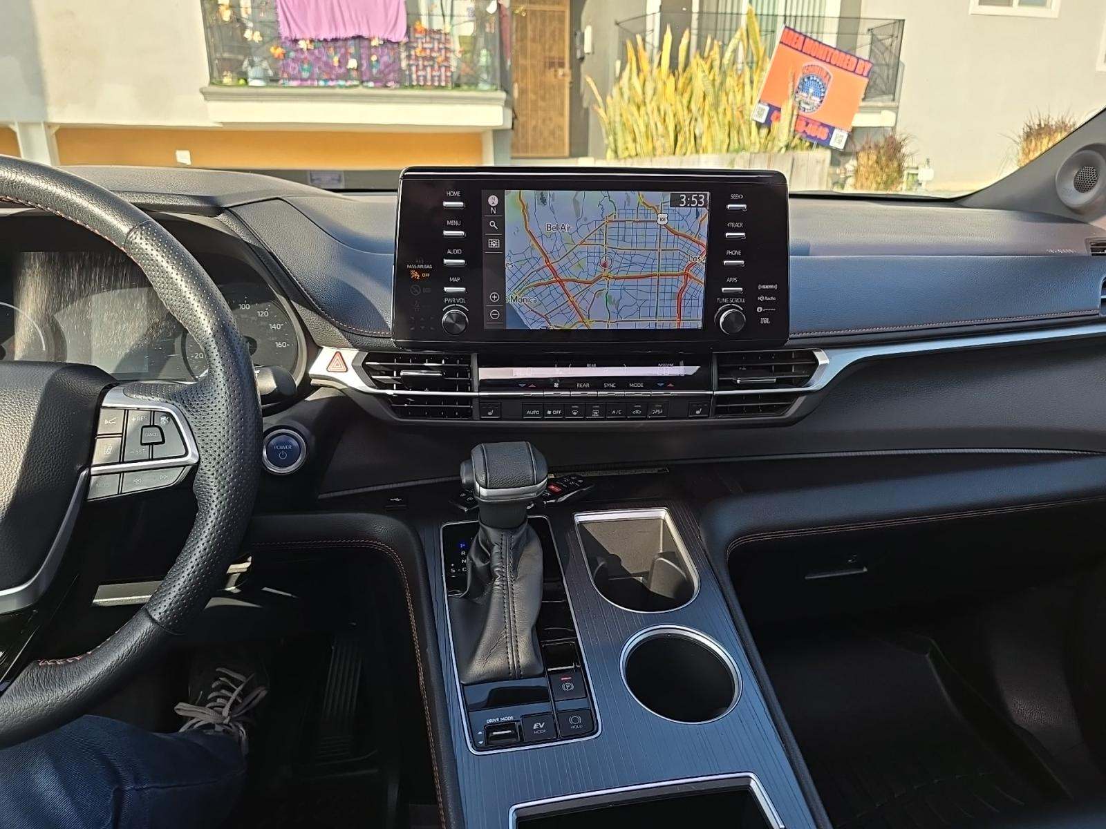 2022 Toyota Sienna XSE FWD