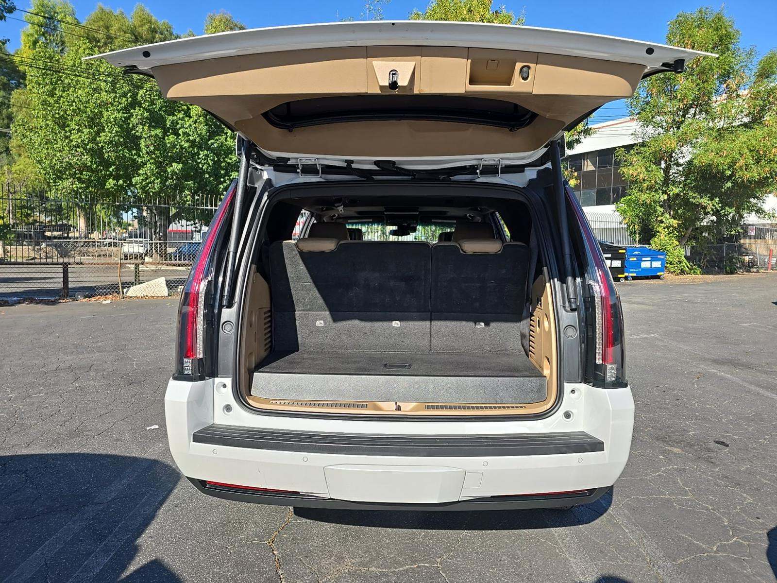 2018 Cadillac Escalade Platinum AWD