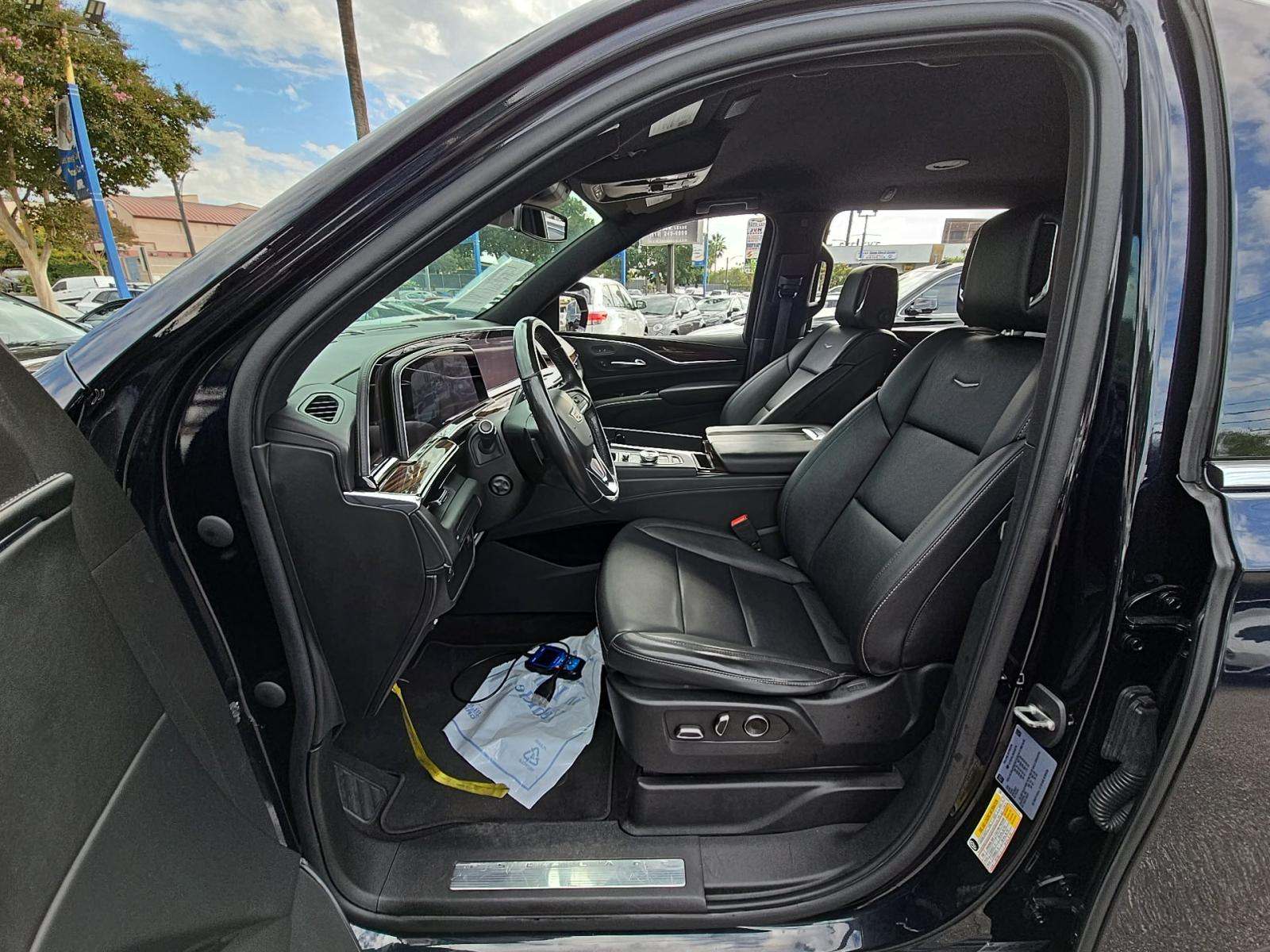 2022 Cadillac Escalade ESV Luxury RWD