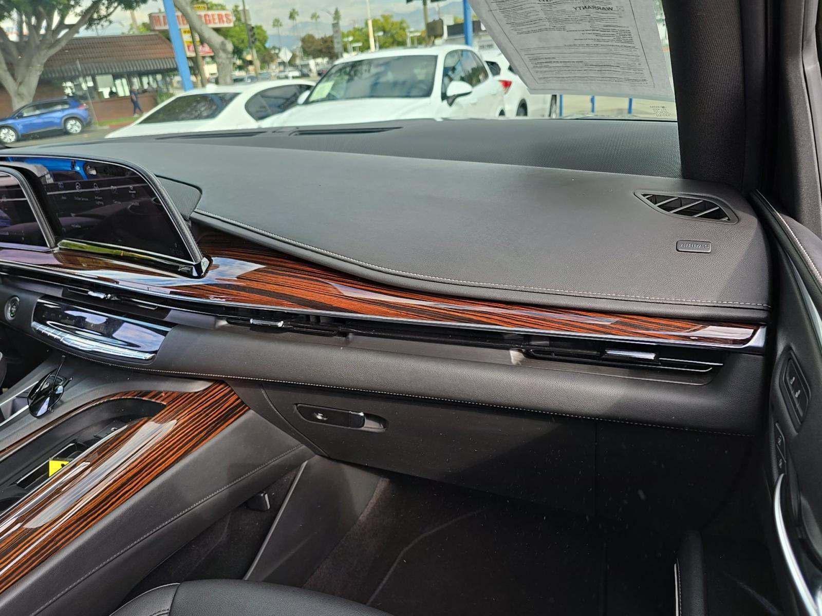 2022 Cadillac Escalade ESV Luxury RWD