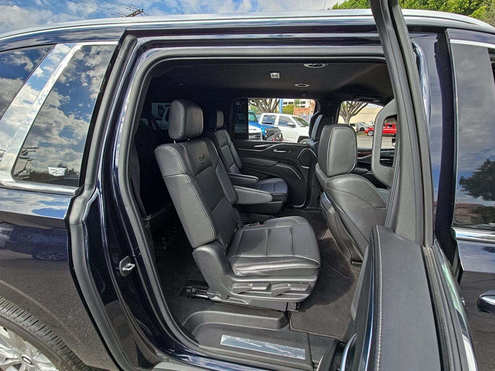 2022 Cadillac Escalade ESV Luxury RWD