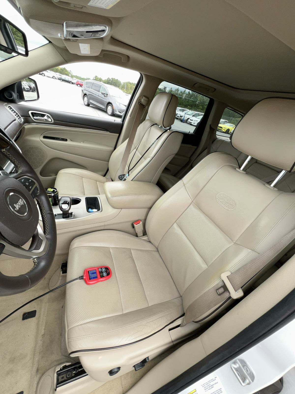 2014 Jeep Grand Cherokee Overland RWD