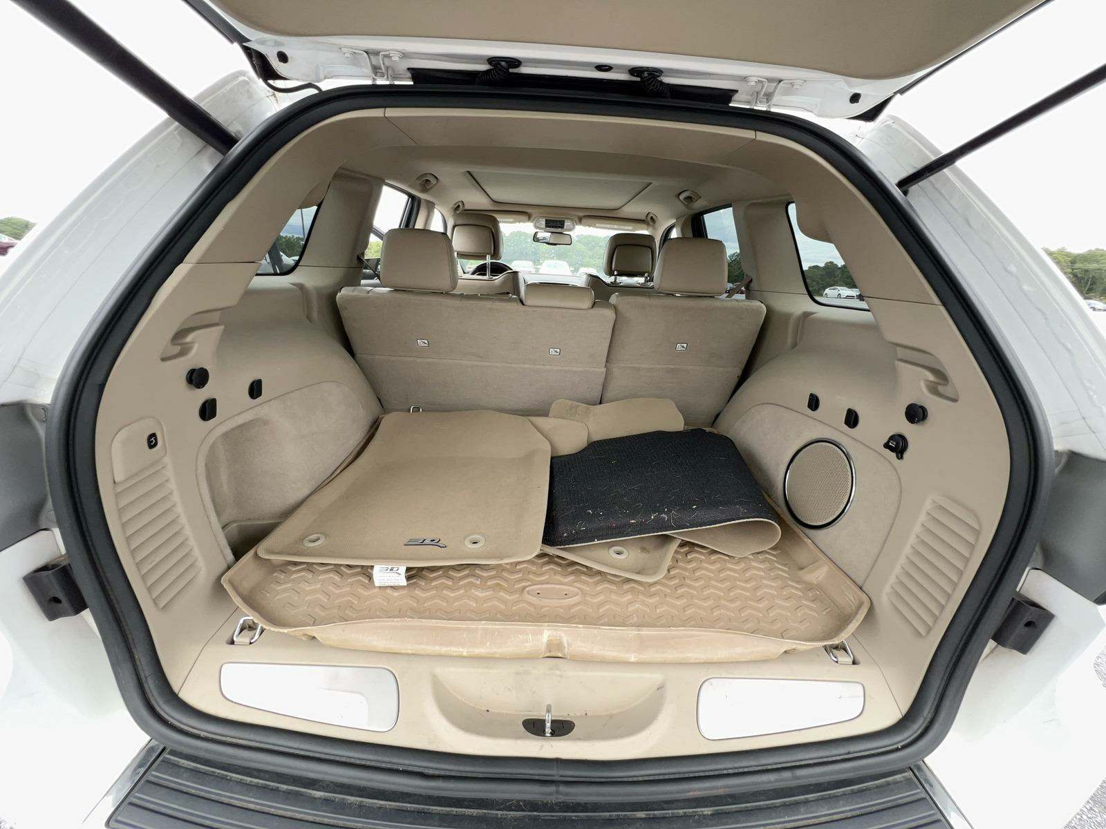 2014 Jeep Grand Cherokee Overland RWD