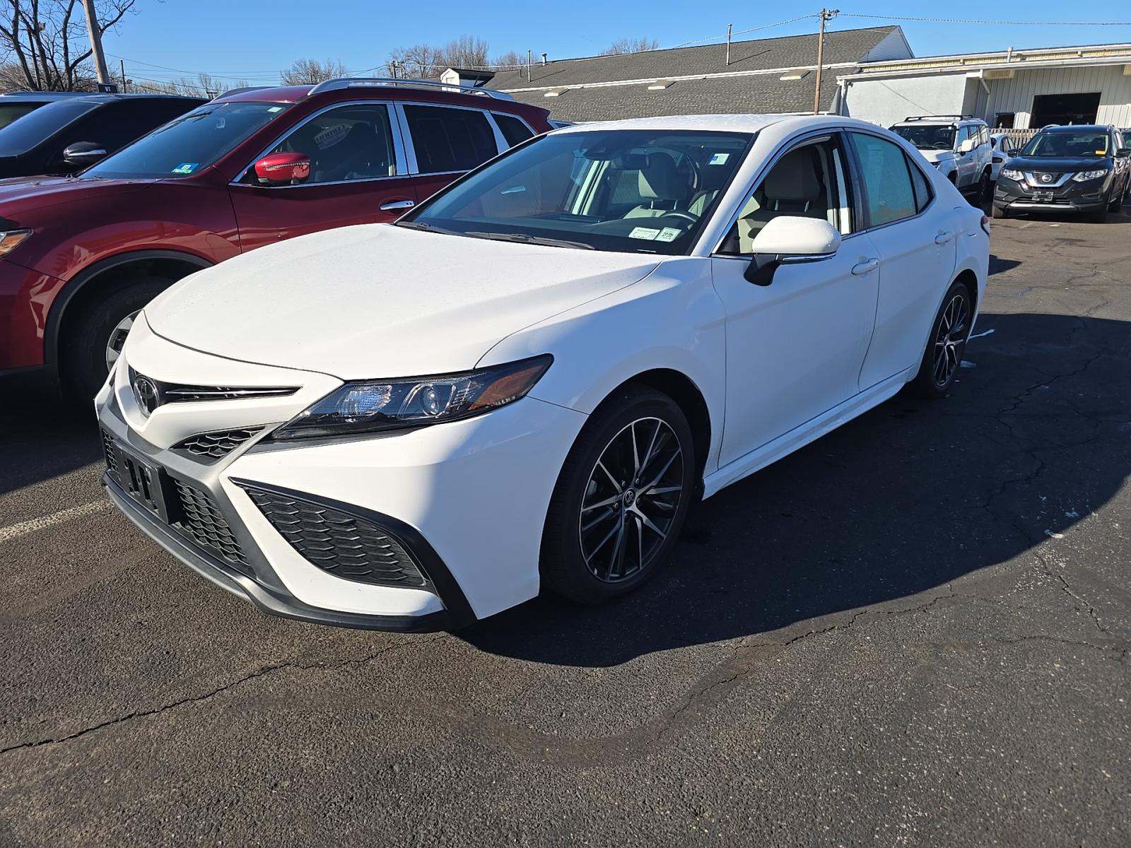 2022 Toyota Camry SE AWD