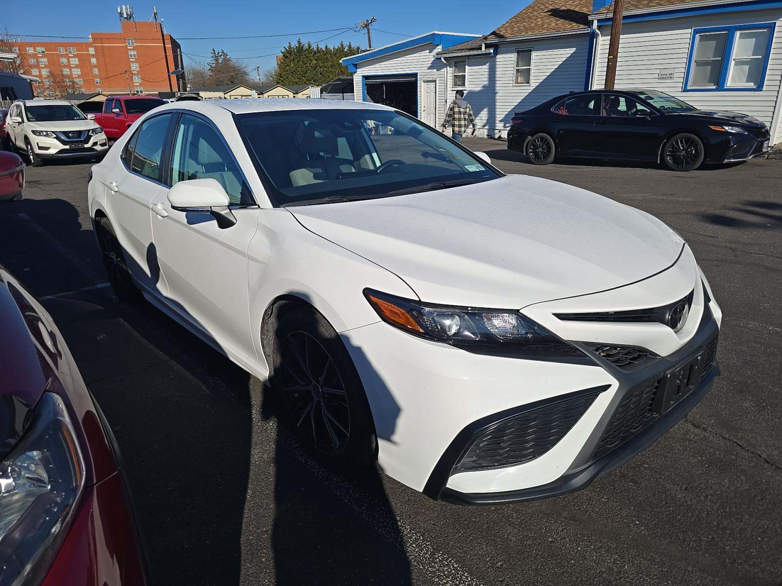 2022 Toyota Camry SE AWD