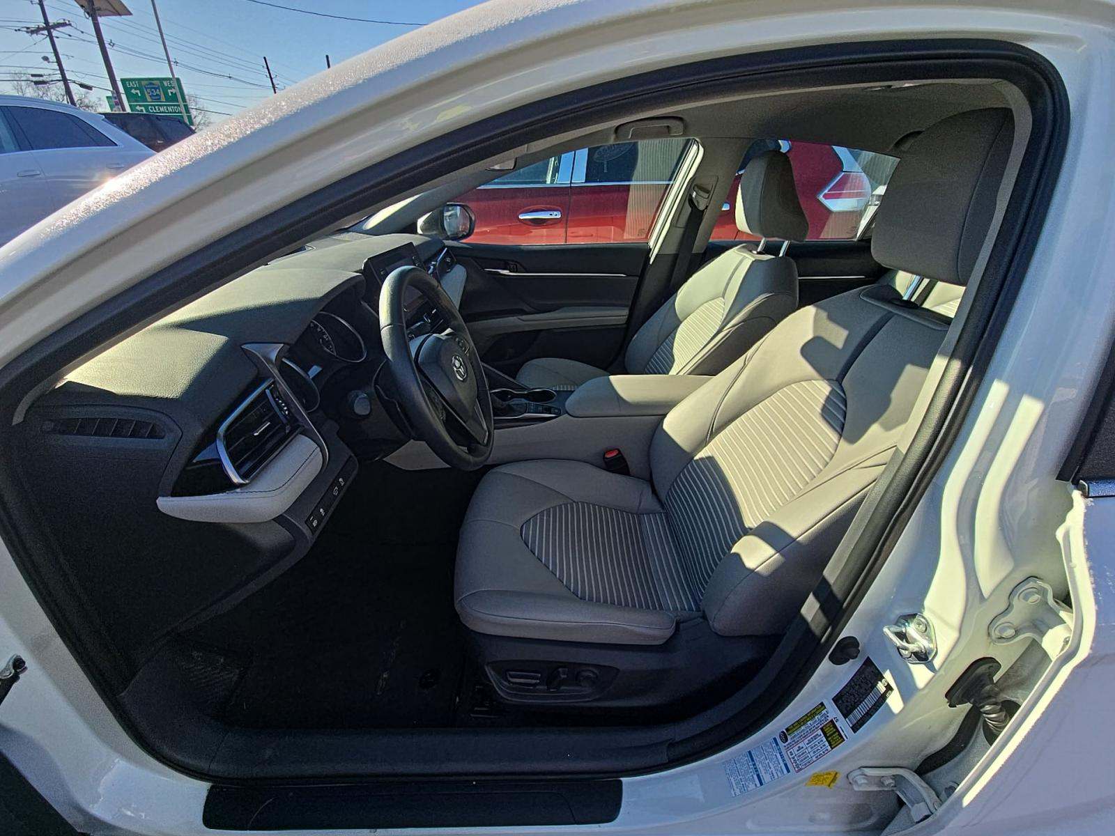 2022 Toyota Camry SE AWD