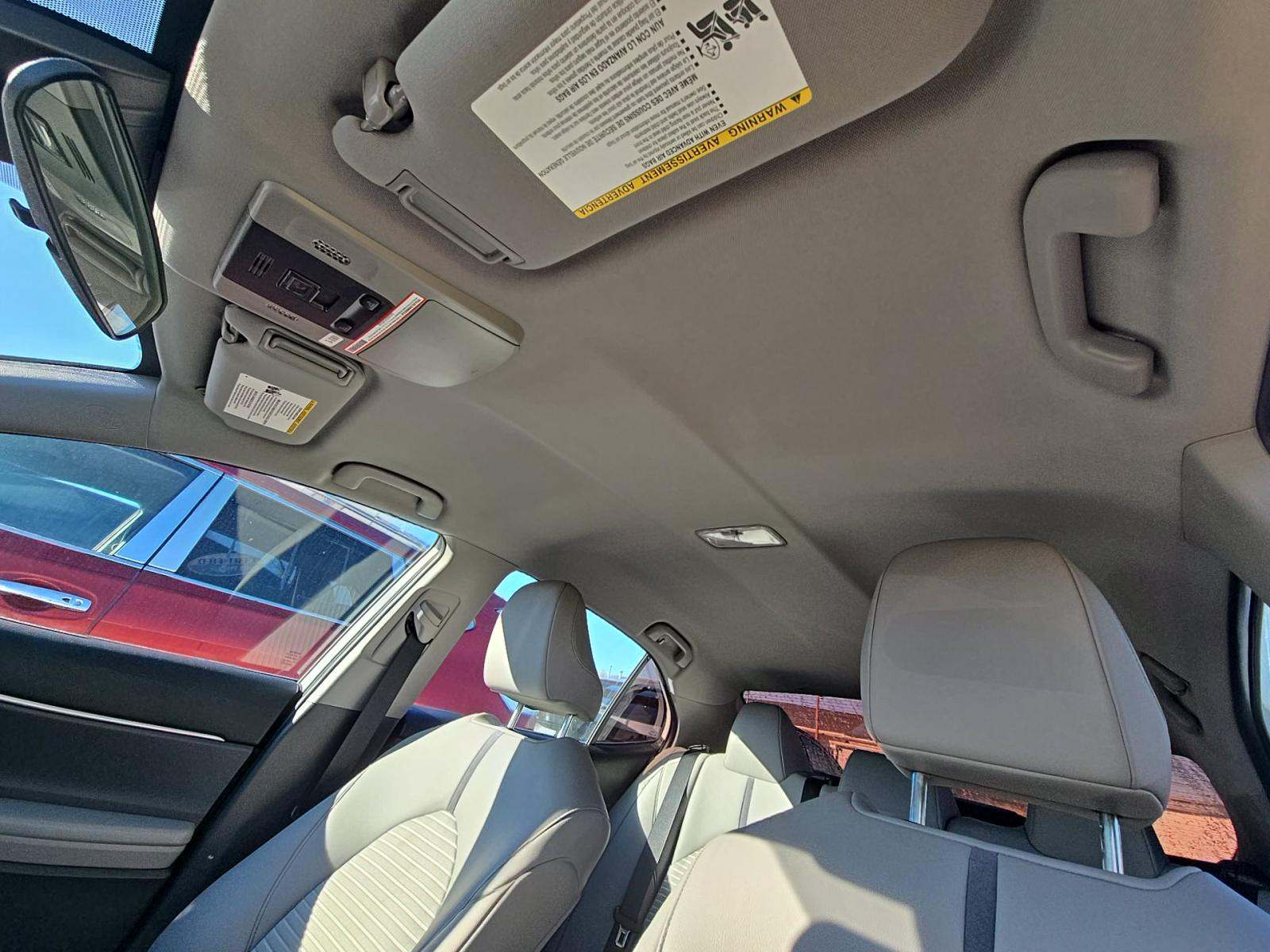 2022 Toyota Camry SE AWD