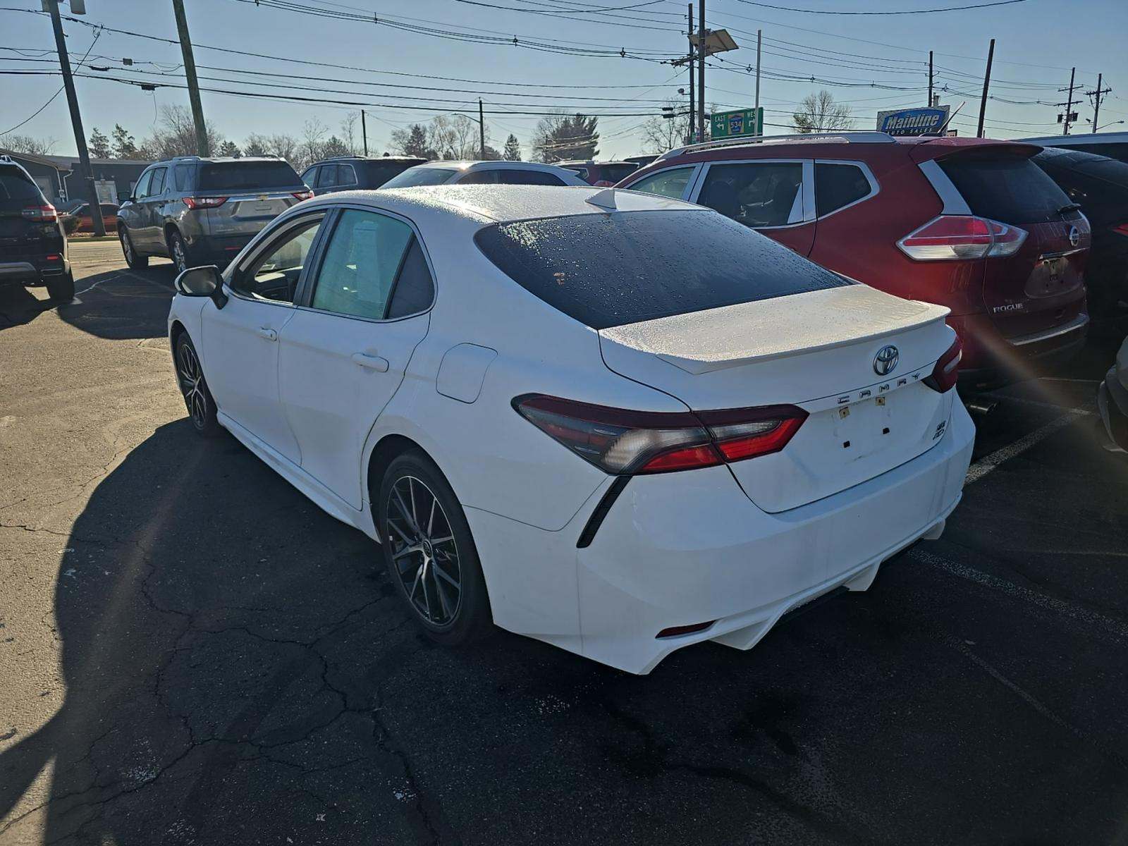 2022 Toyota Camry SE AWD