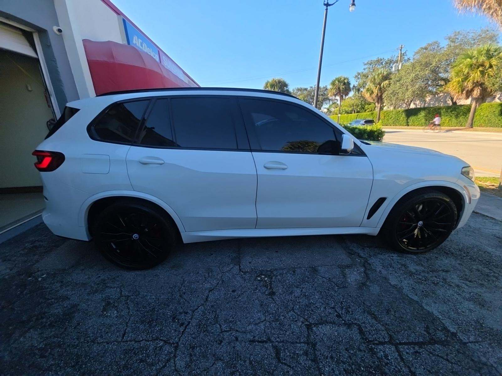 2022 BMW X5 M50i AWD