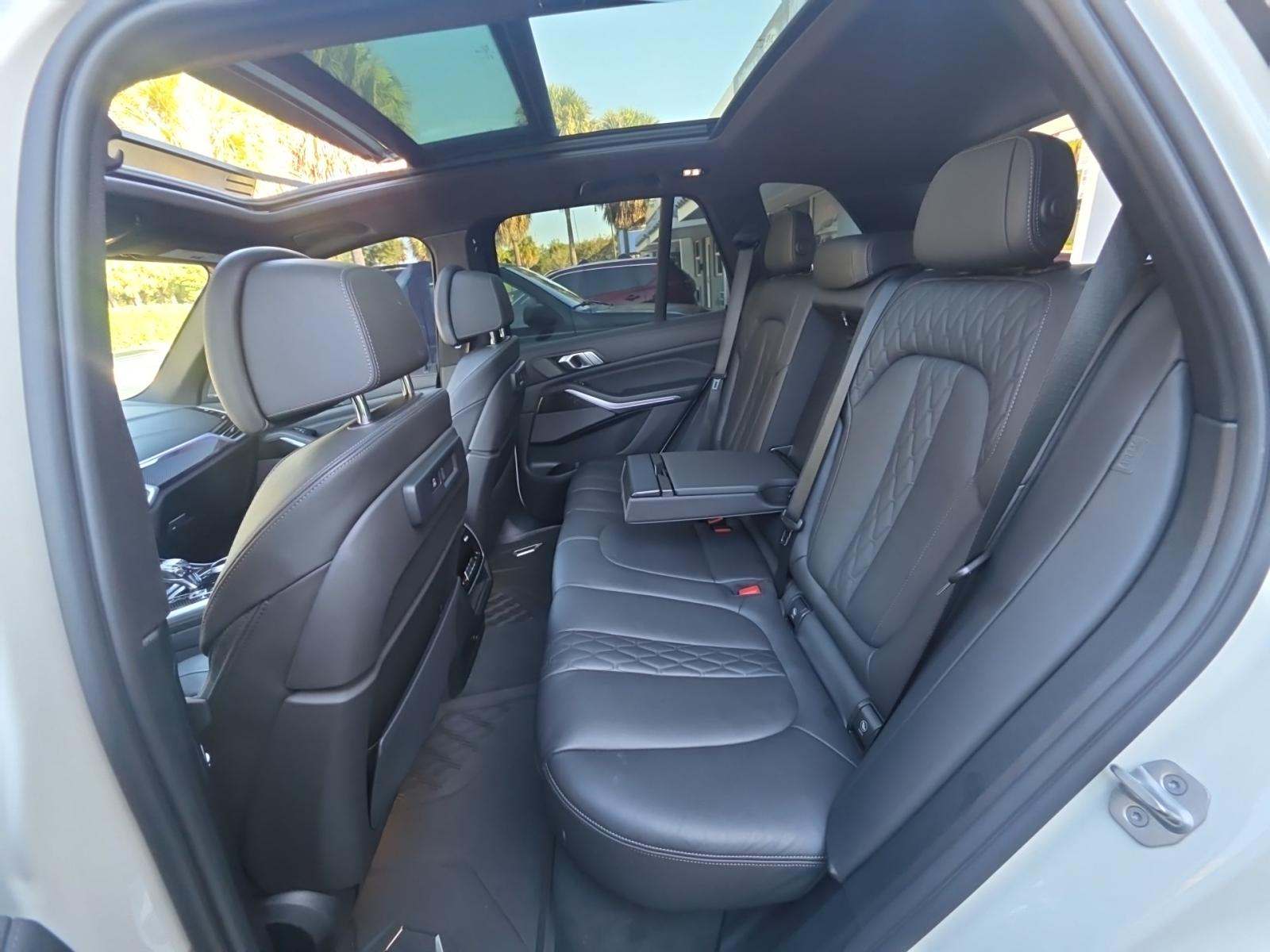 2022 BMW X5 M50i AWD