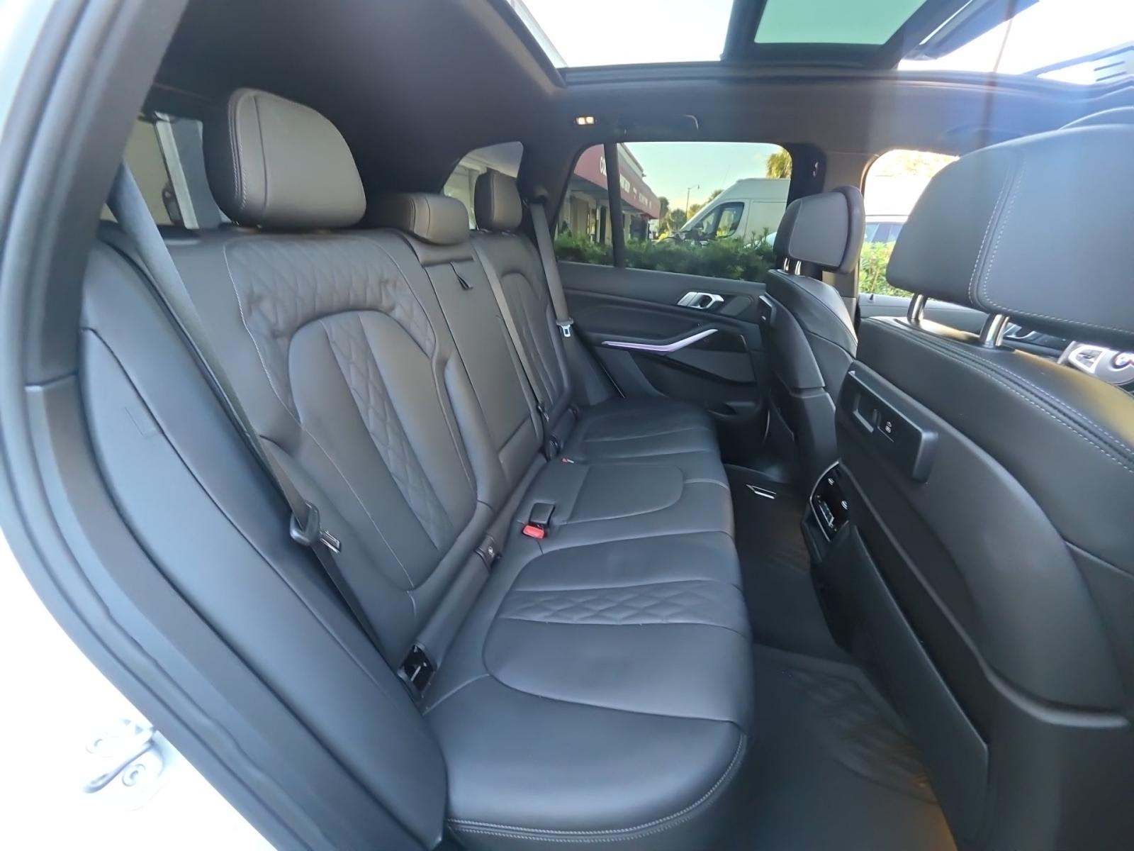 2022 BMW X5 M50i AWD