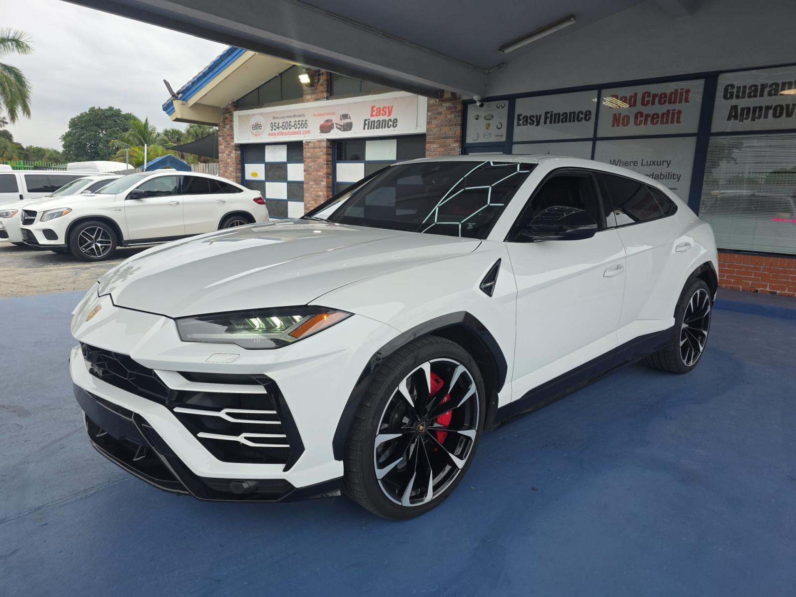 2021 Lamborghini Urus Base AWD