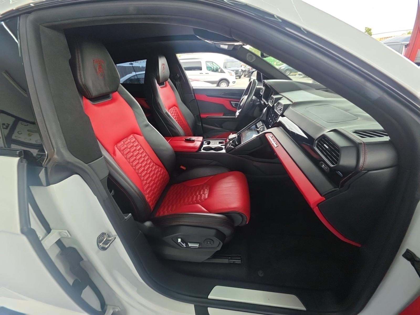 2021 Lamborghini Urus Base AWD