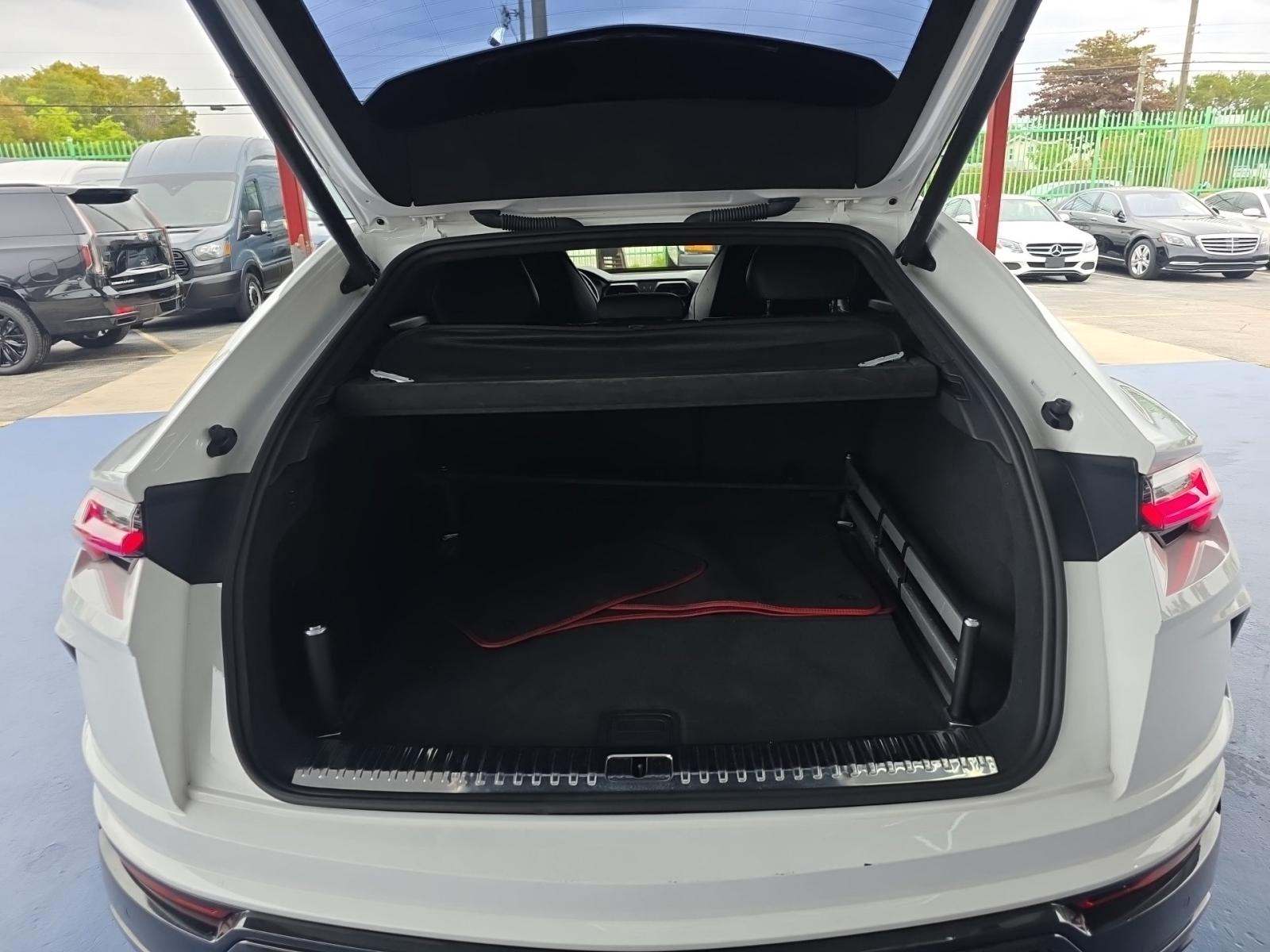 2021 Lamborghini Urus Base AWD