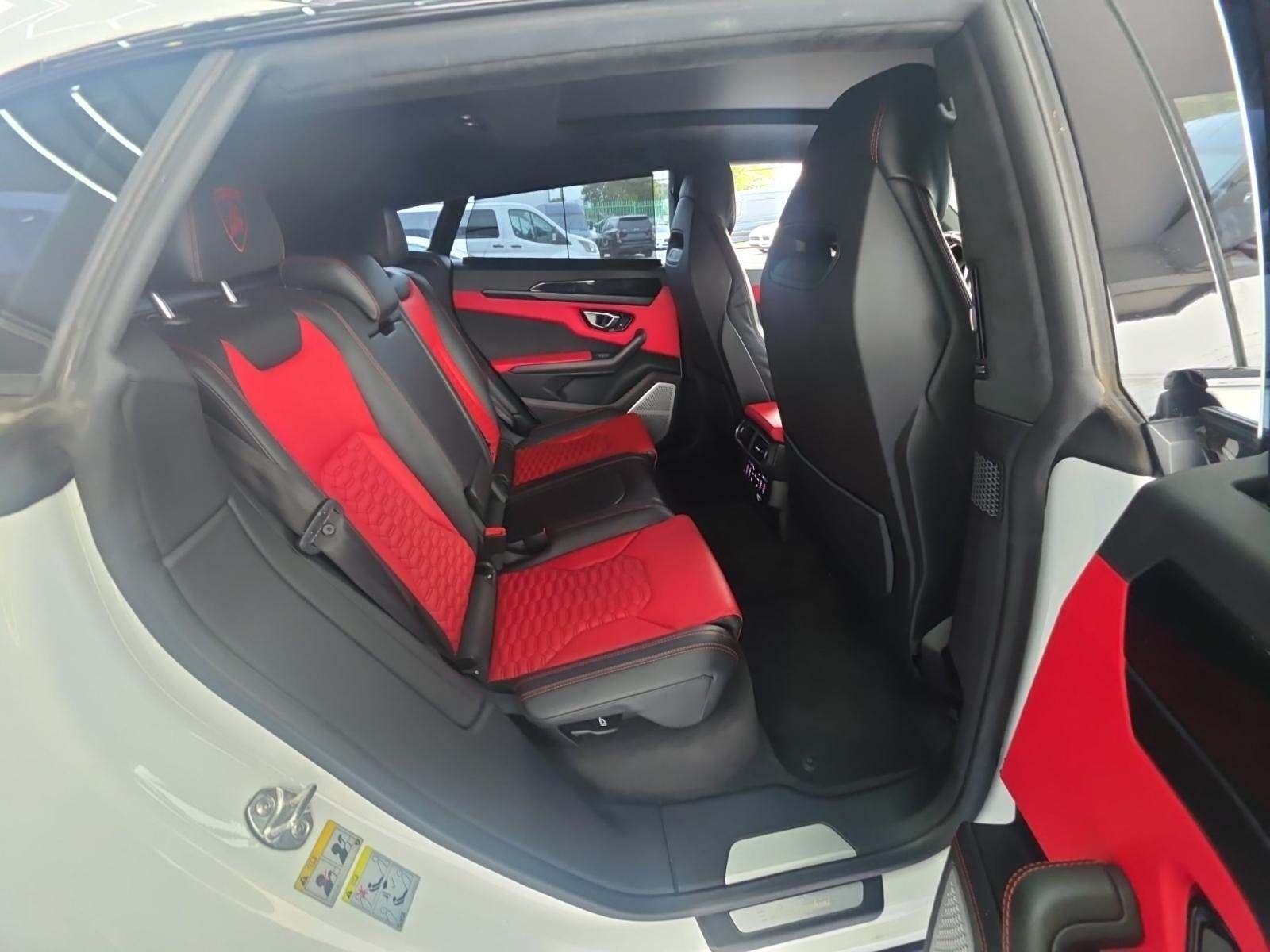 2021 Lamborghini Urus Base AWD