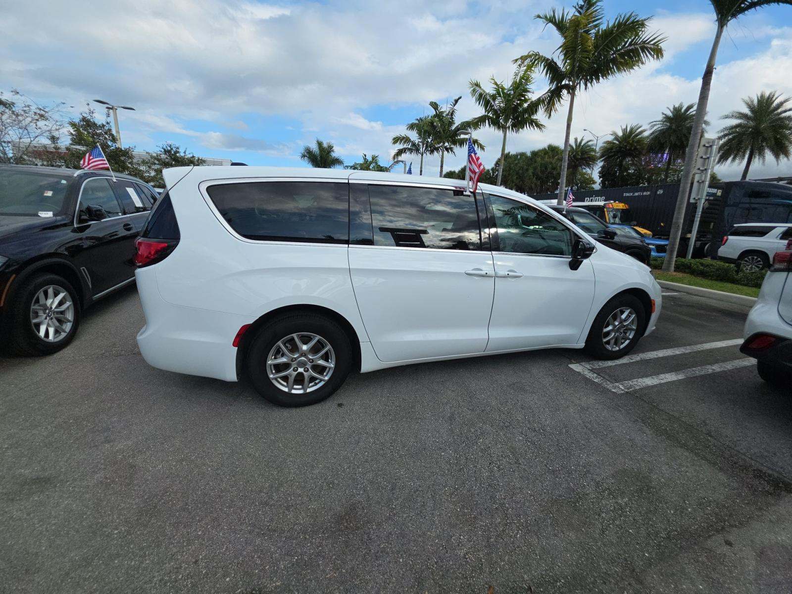 2024 Chrysler Pacifica Touring L FWD