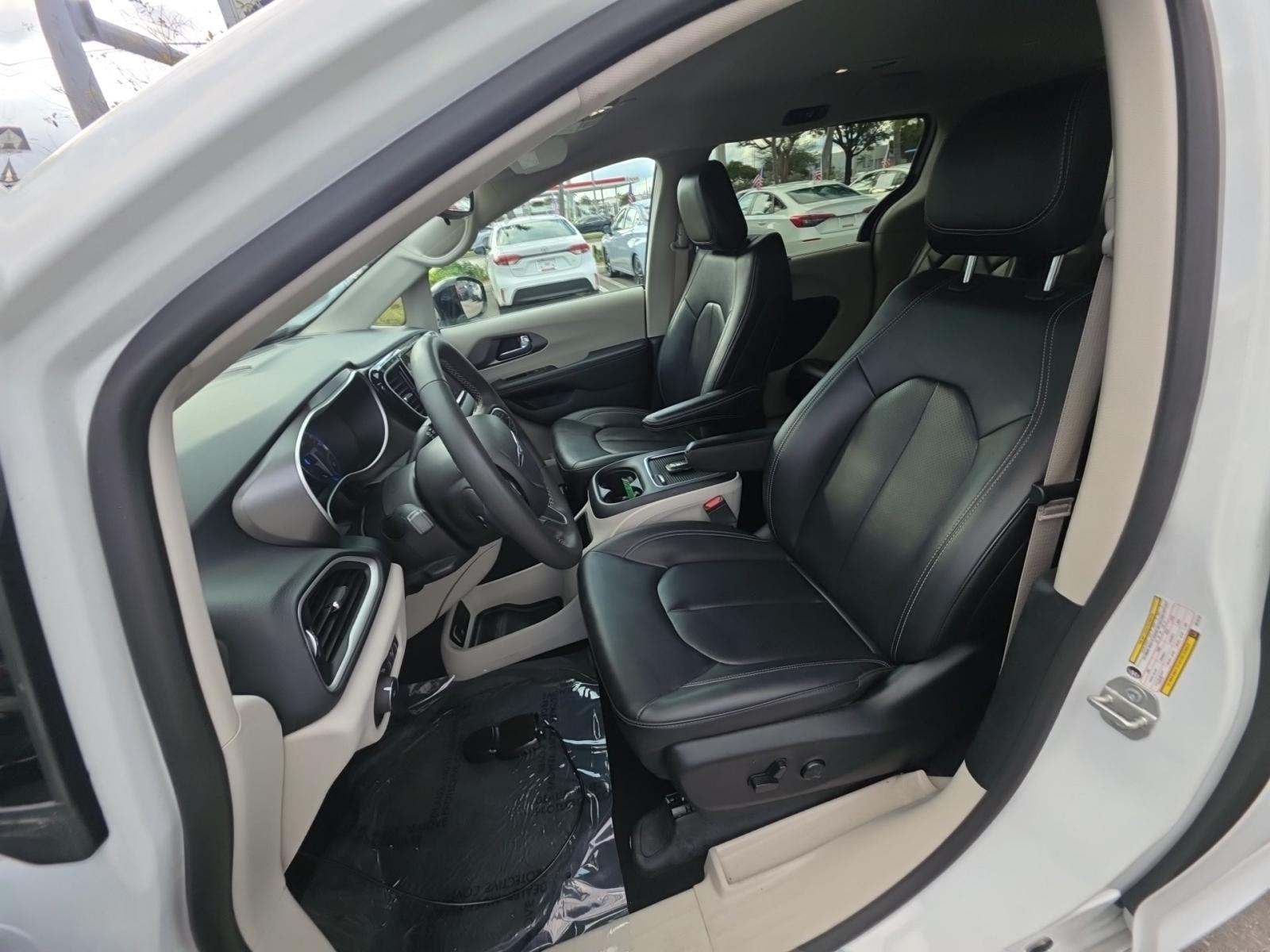 2024 Chrysler Pacifica Touring L FWD