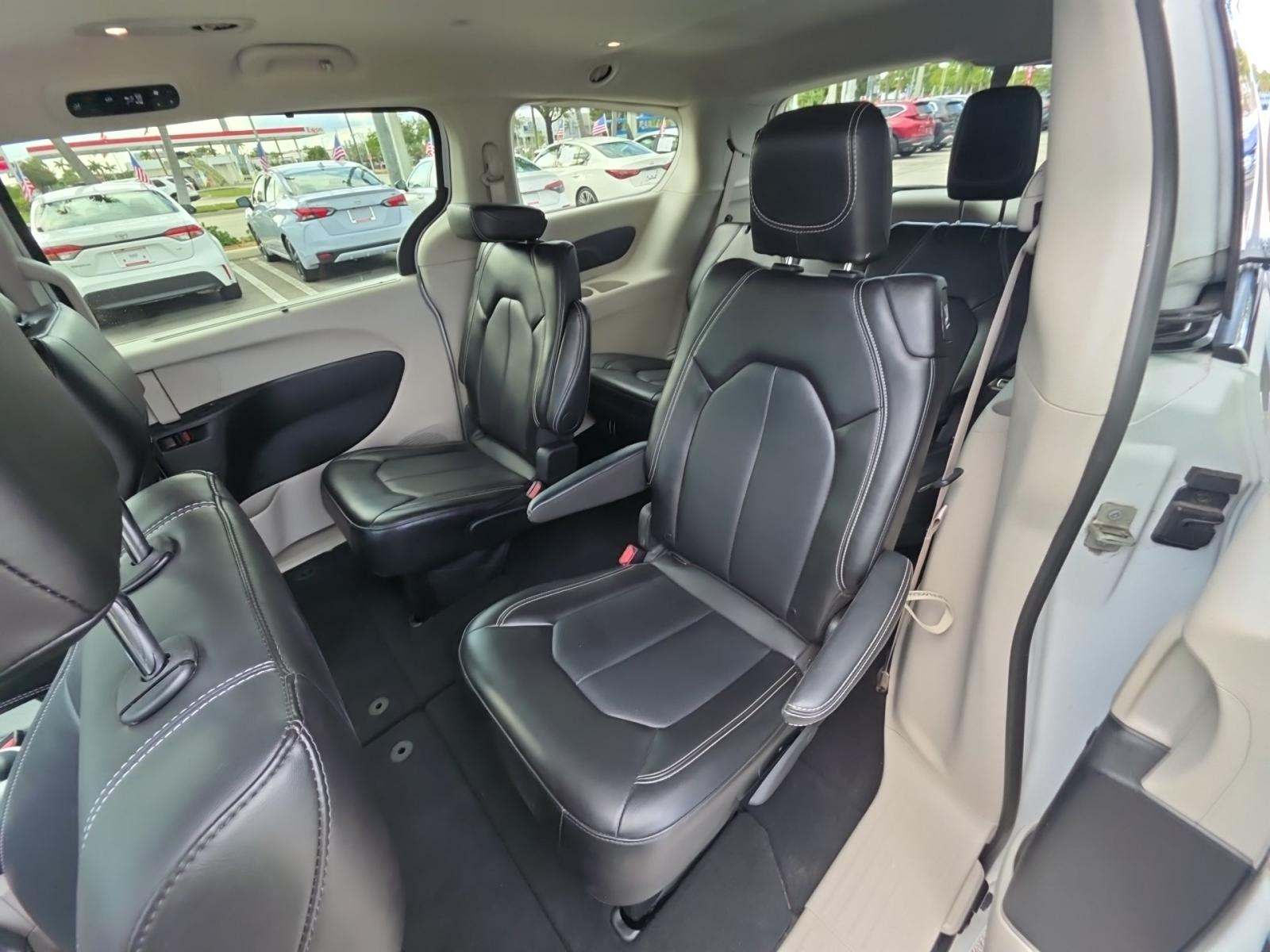 2024 Chrysler Pacifica Touring L FWD