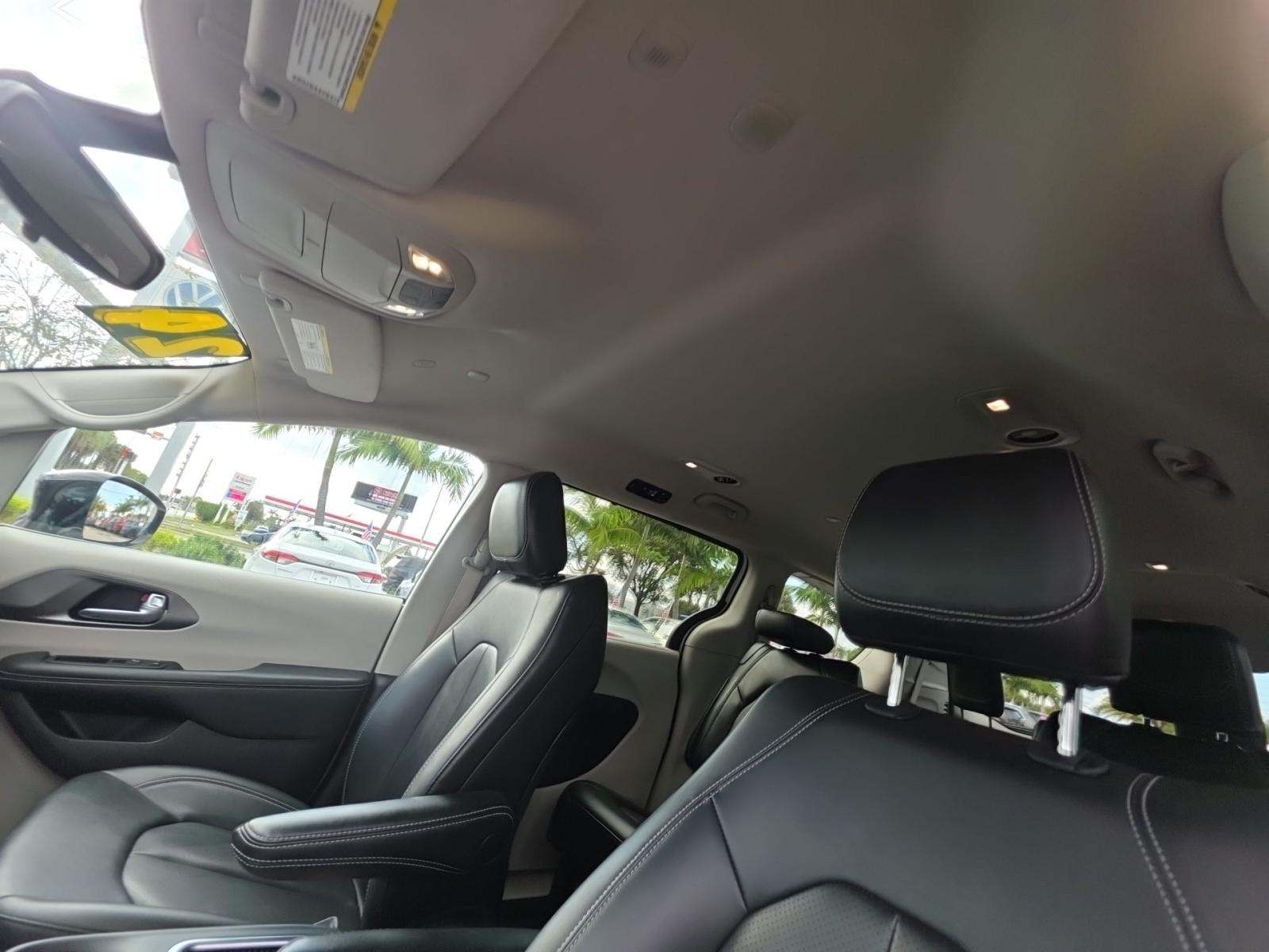 2024 Chrysler Pacifica Touring L FWD