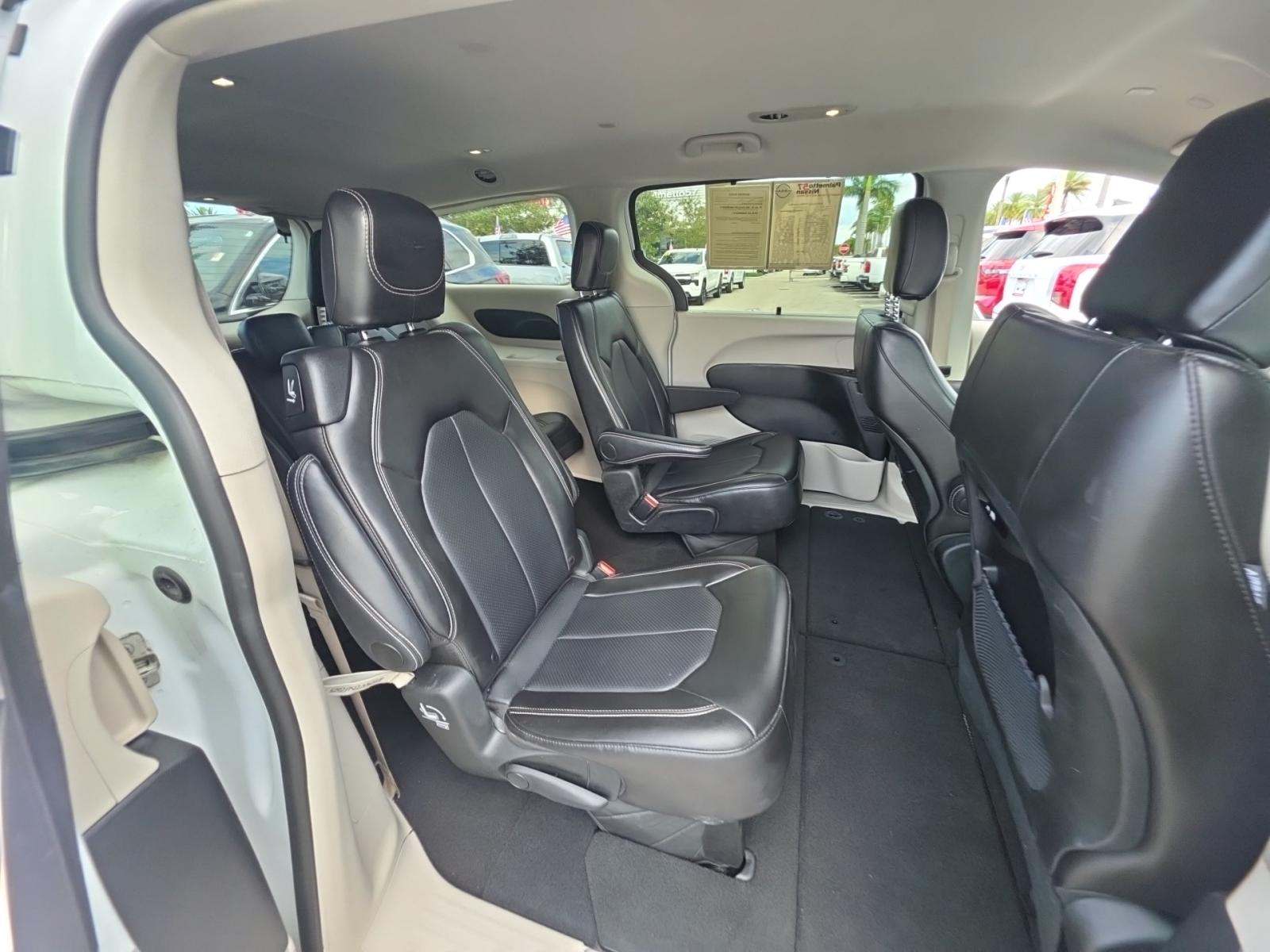 2024 Chrysler Pacifica Touring L FWD