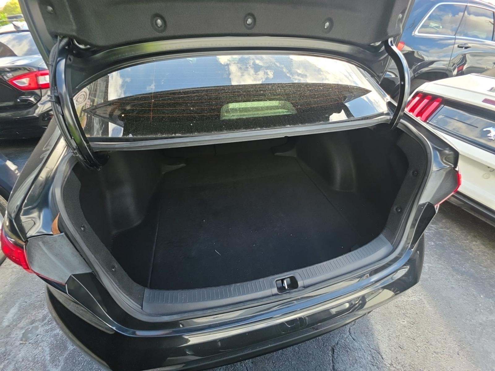 2022 Toyota Corolla LE FWD