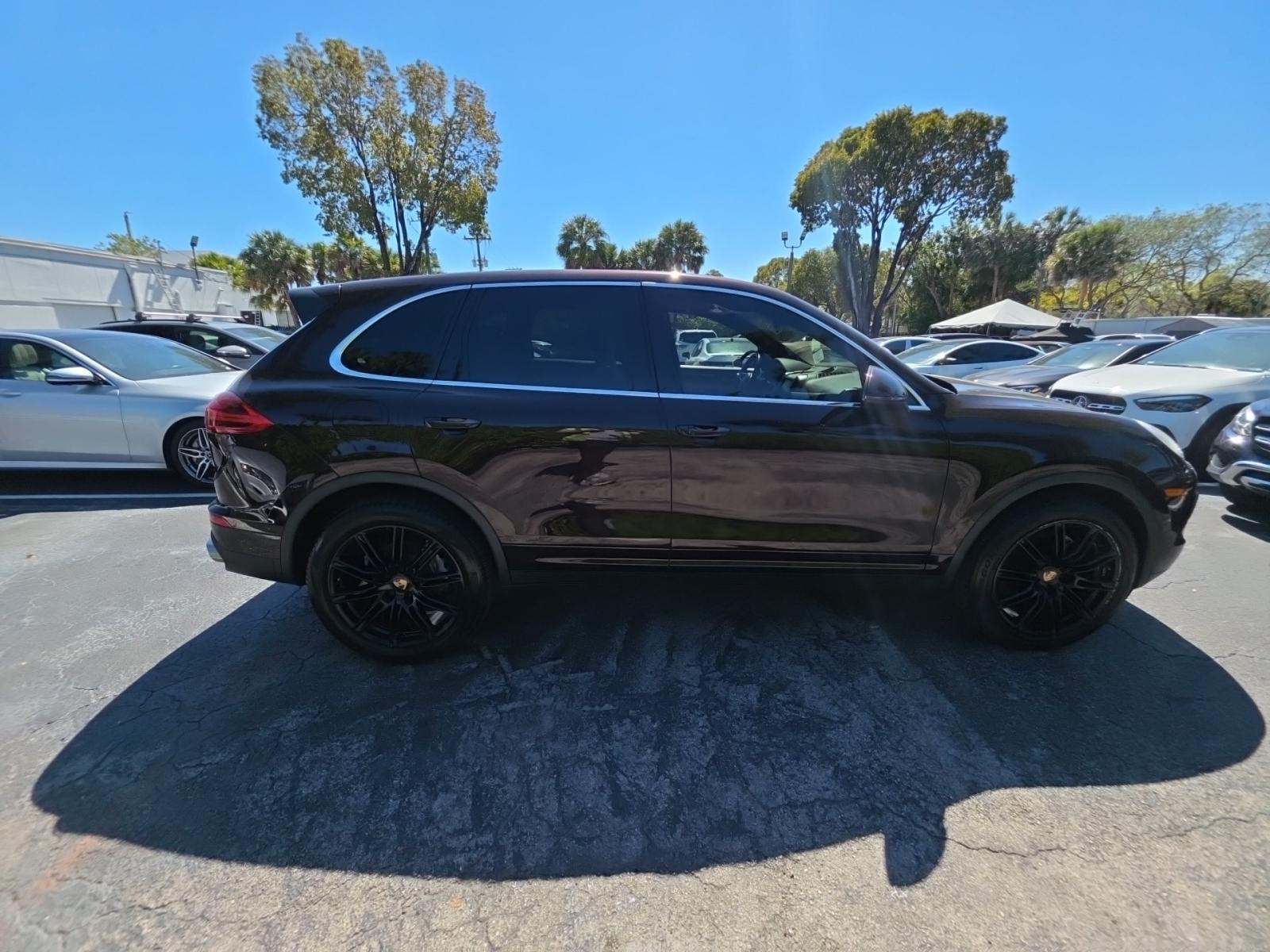 PORSCHE CAYENNE - 4