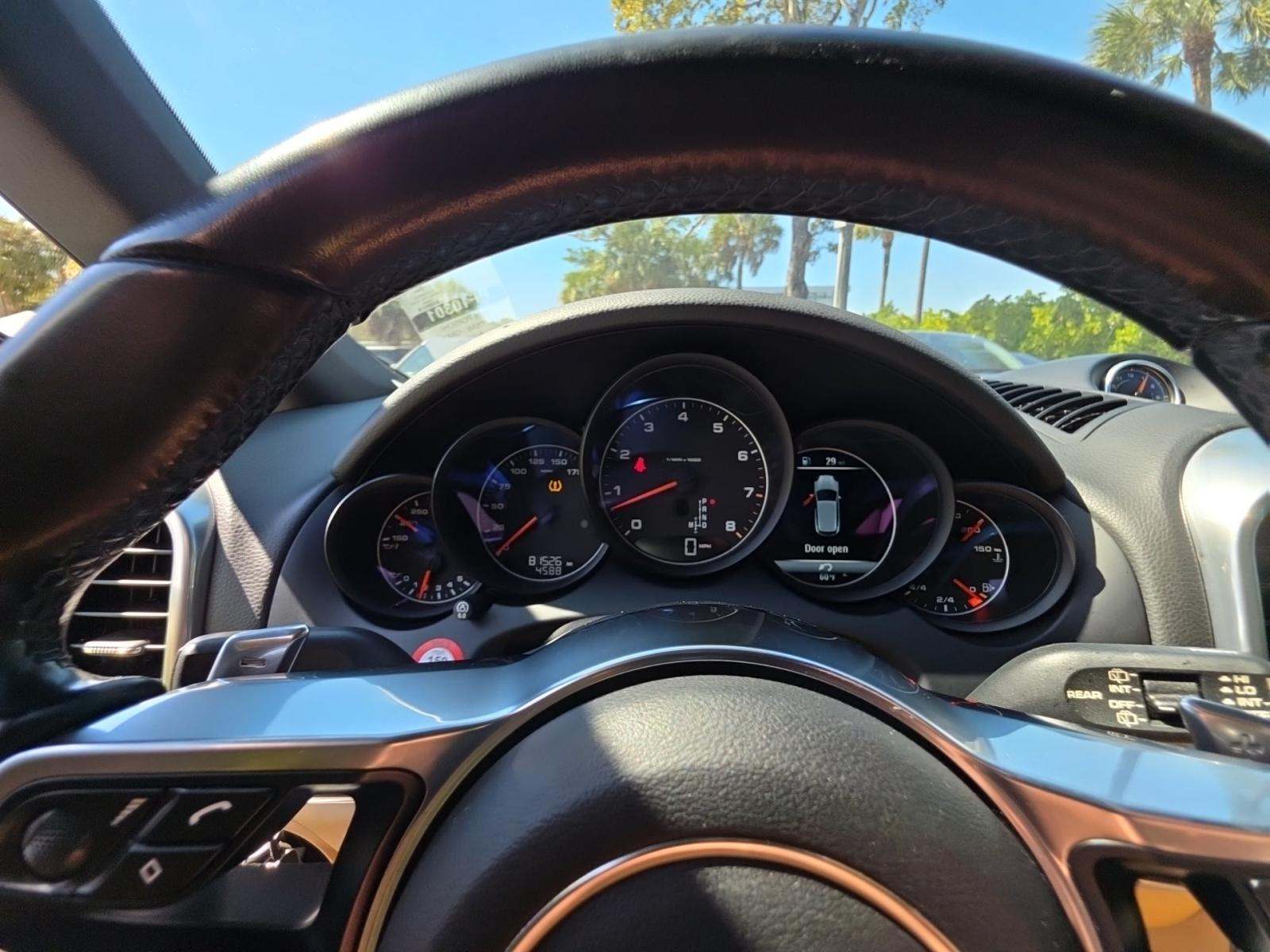 PORSCHE CAYENNE - 9