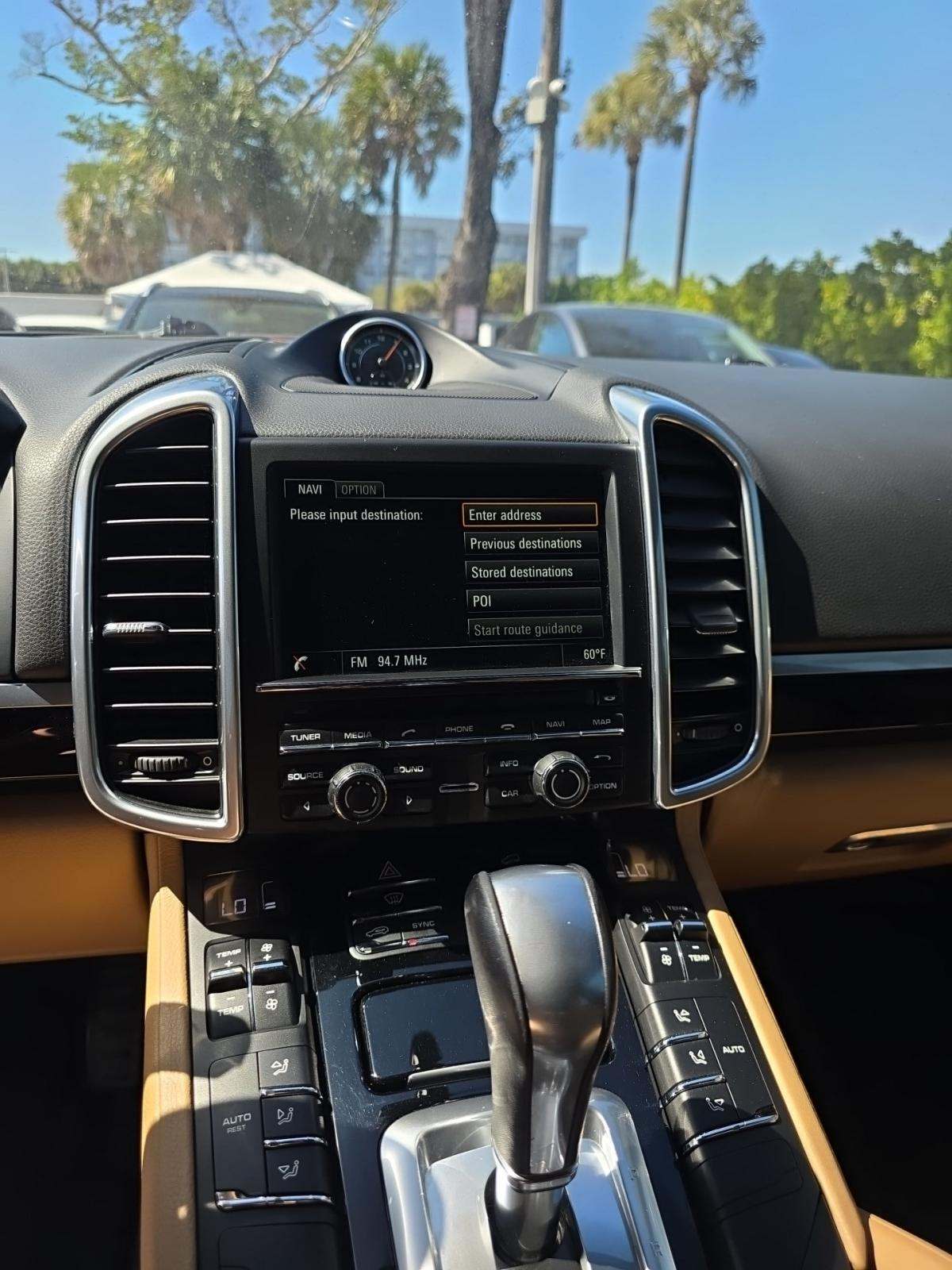 PORSCHE CAYENNE - 10