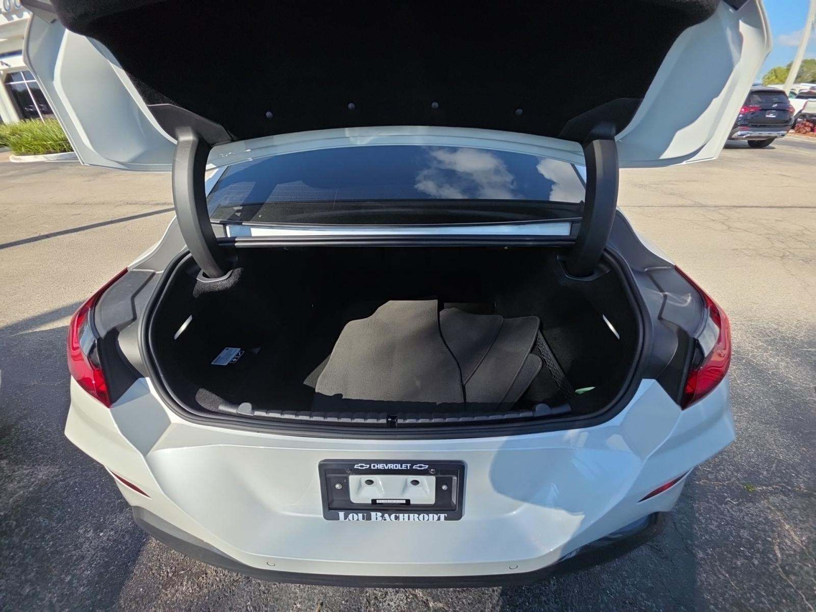 2023 BMW 8 Series 840i RWD