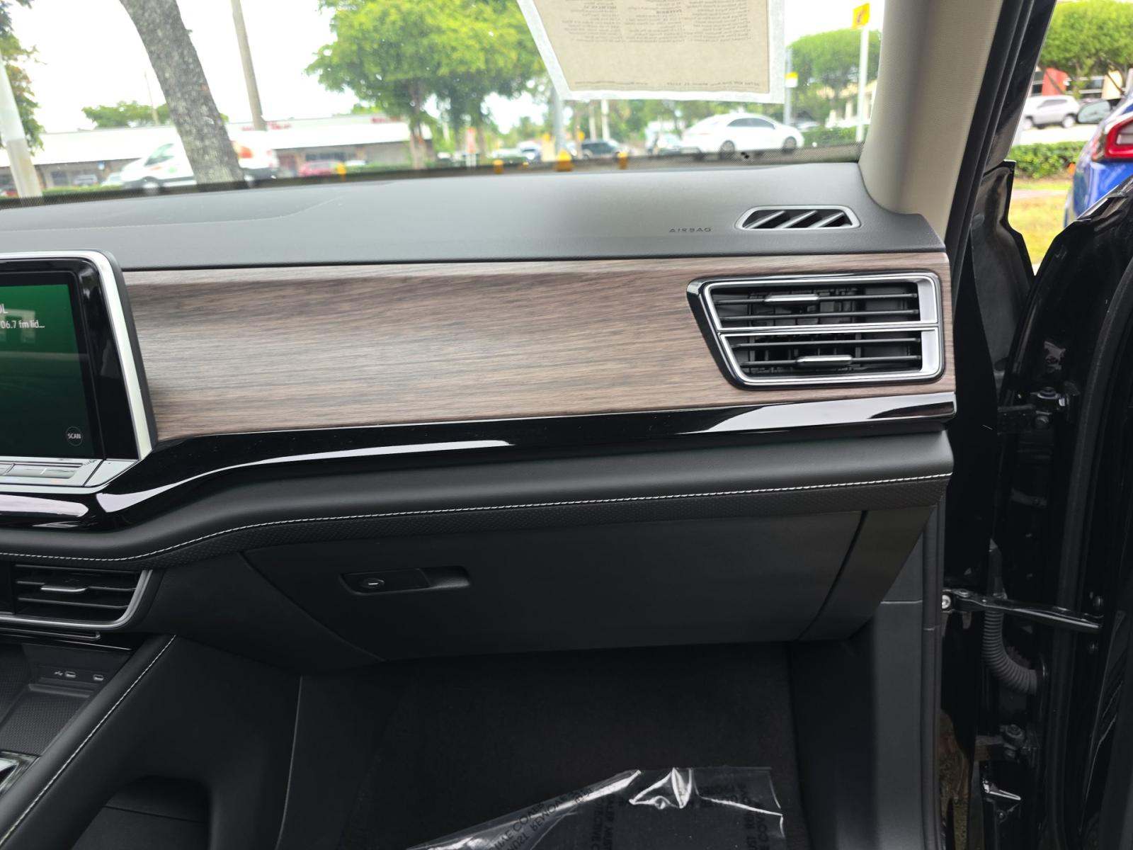 2024 Volkswagen Atlas 2.0T SEL Premium R-Line AWD