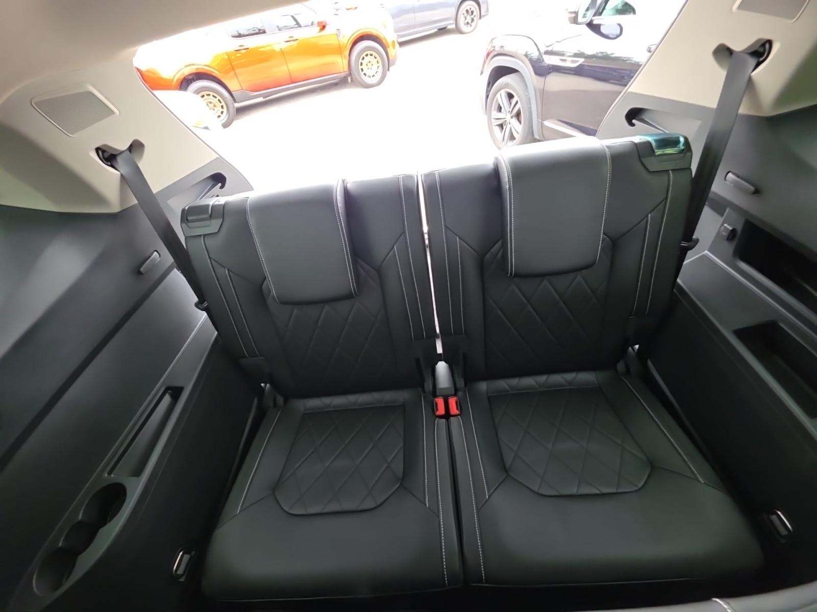 2024 Volkswagen Atlas 2.0T SEL Premium R-Line AWD