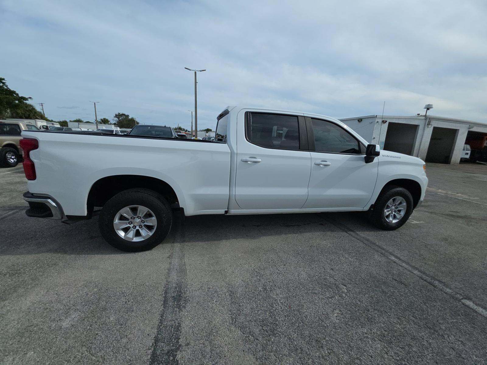 2023 Chevrolet Silverado 1500 LT AWD