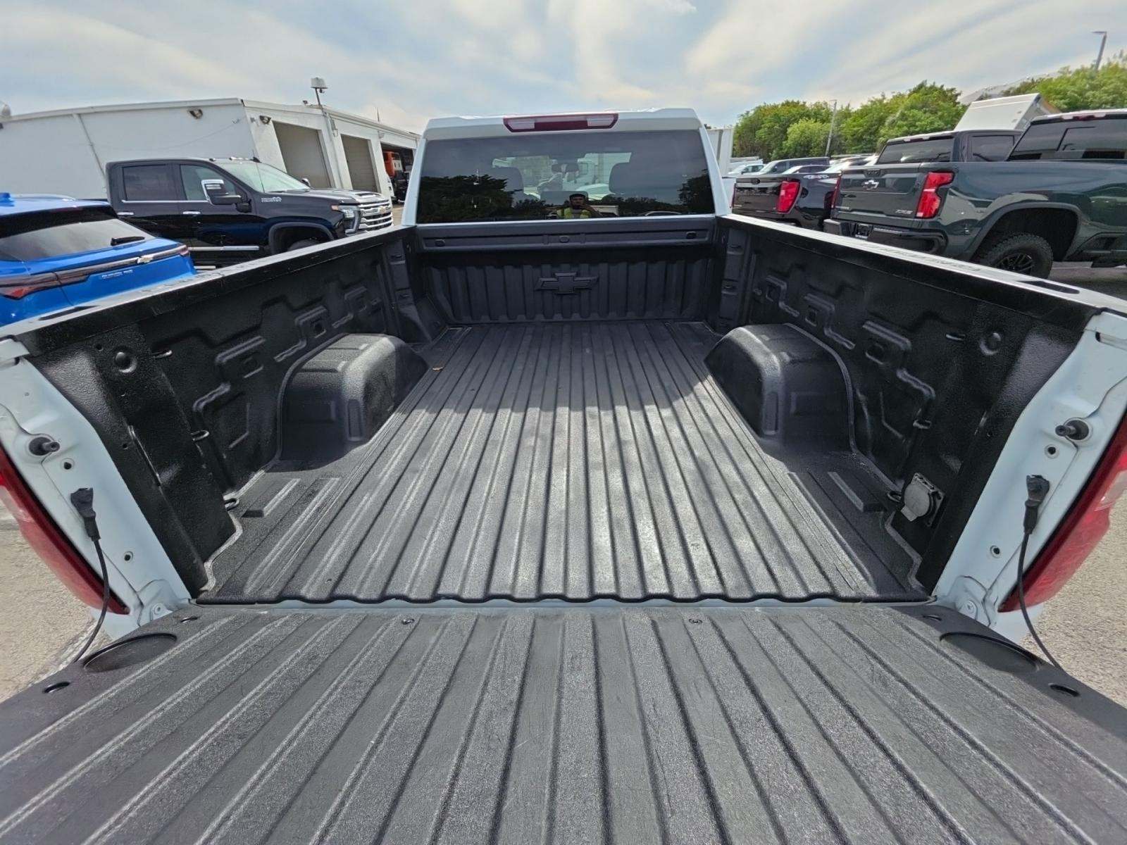 2023 Chevrolet Silverado 1500 LT AWD