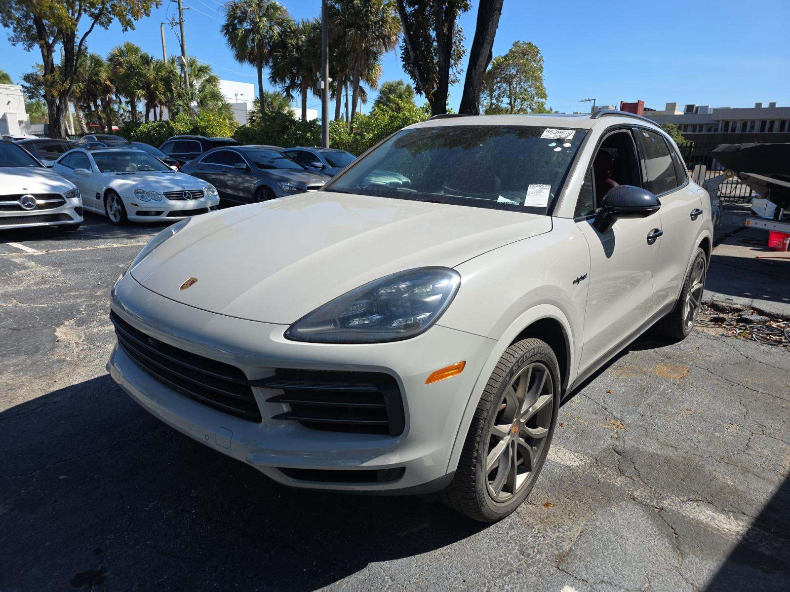 PORSCHE CAYENNE - 1