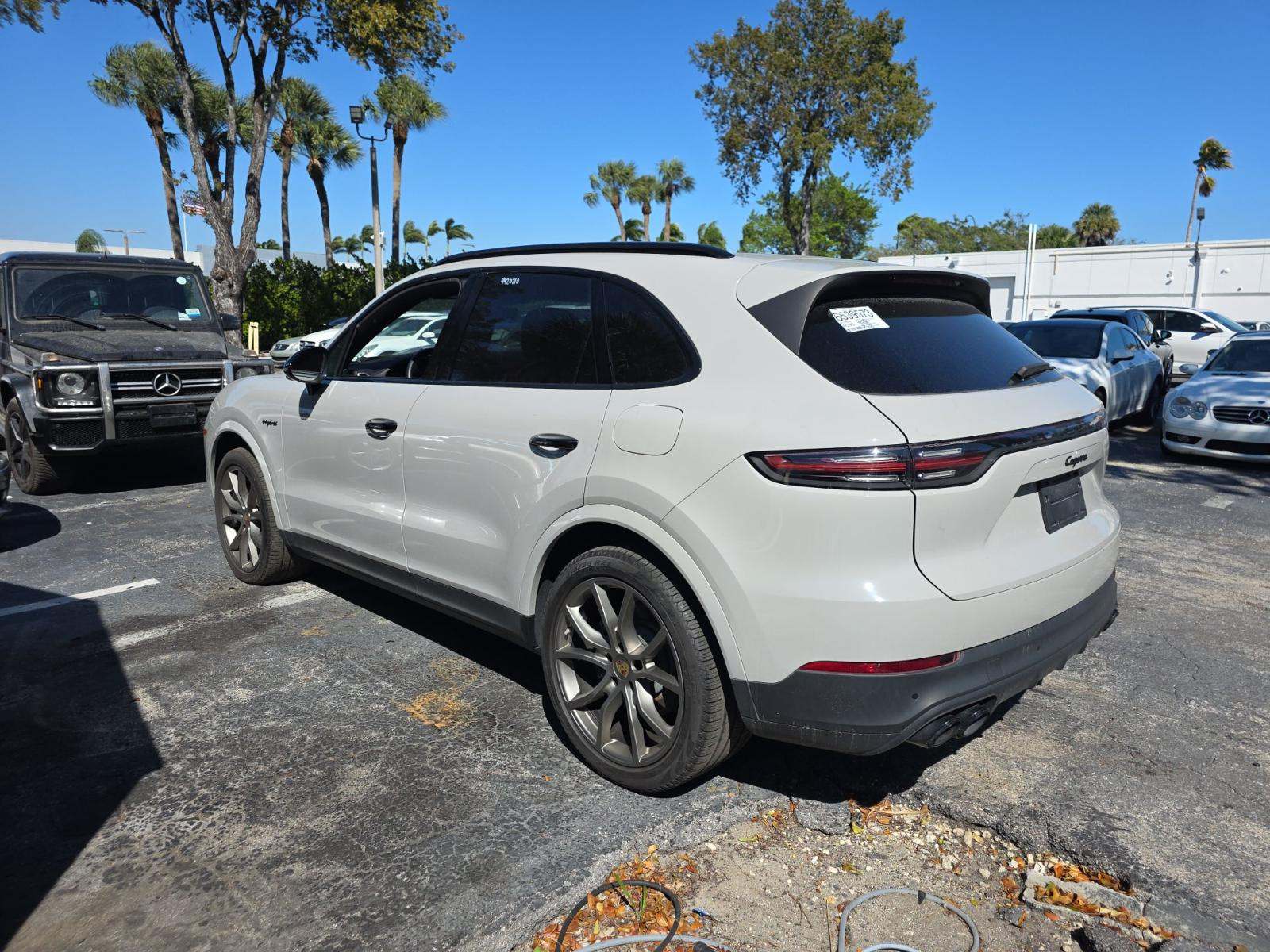 PORSCHE CAYENNE - 2