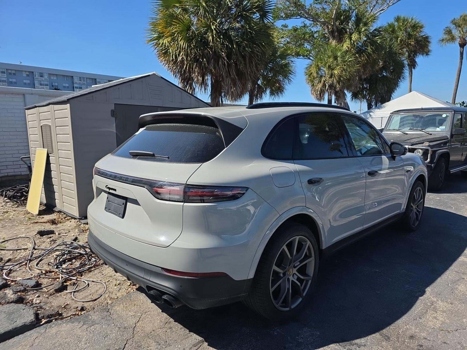 PORSCHE CAYENNE - 3