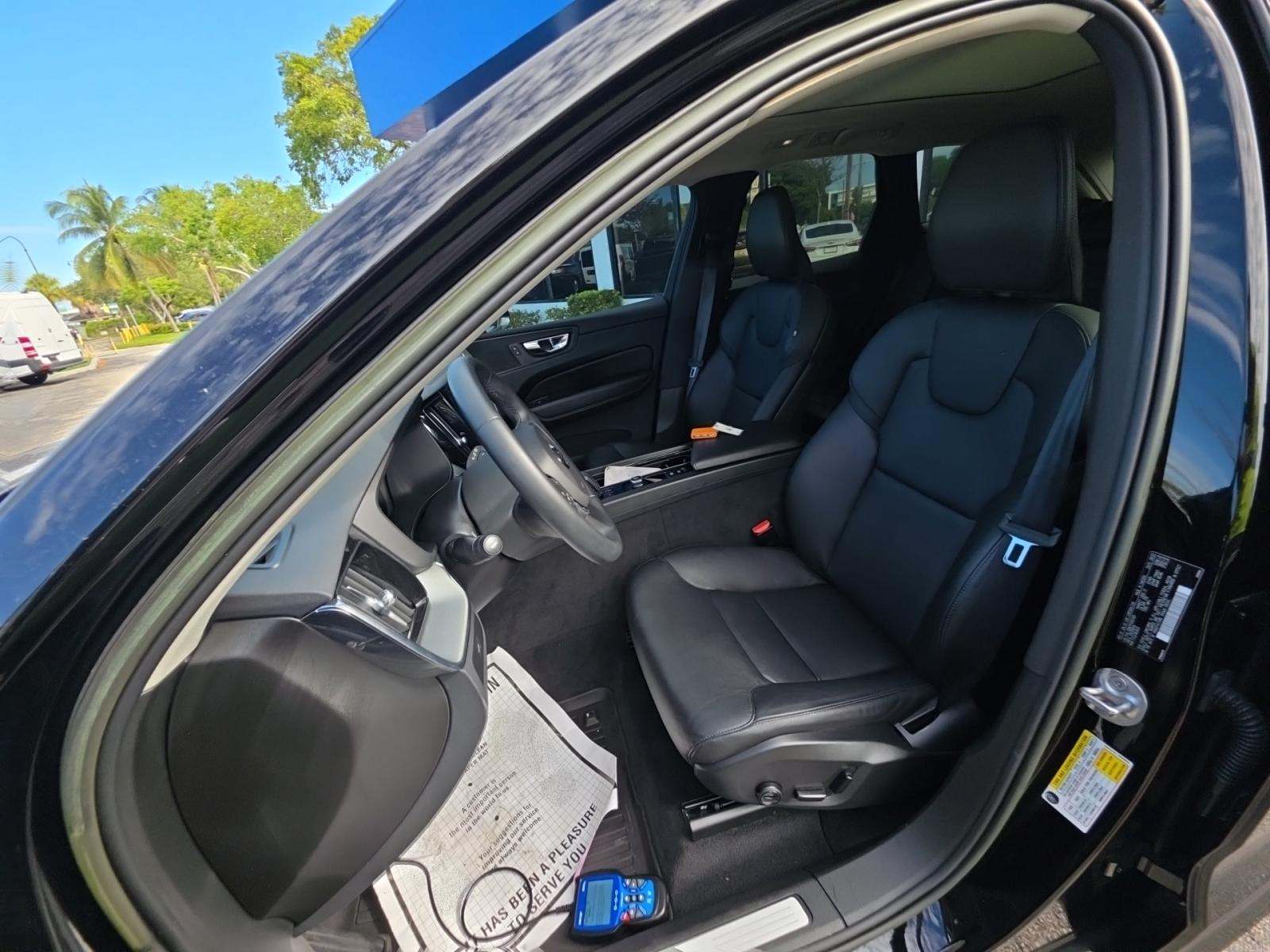 2023 Volvo XC60 B5 Core FWD