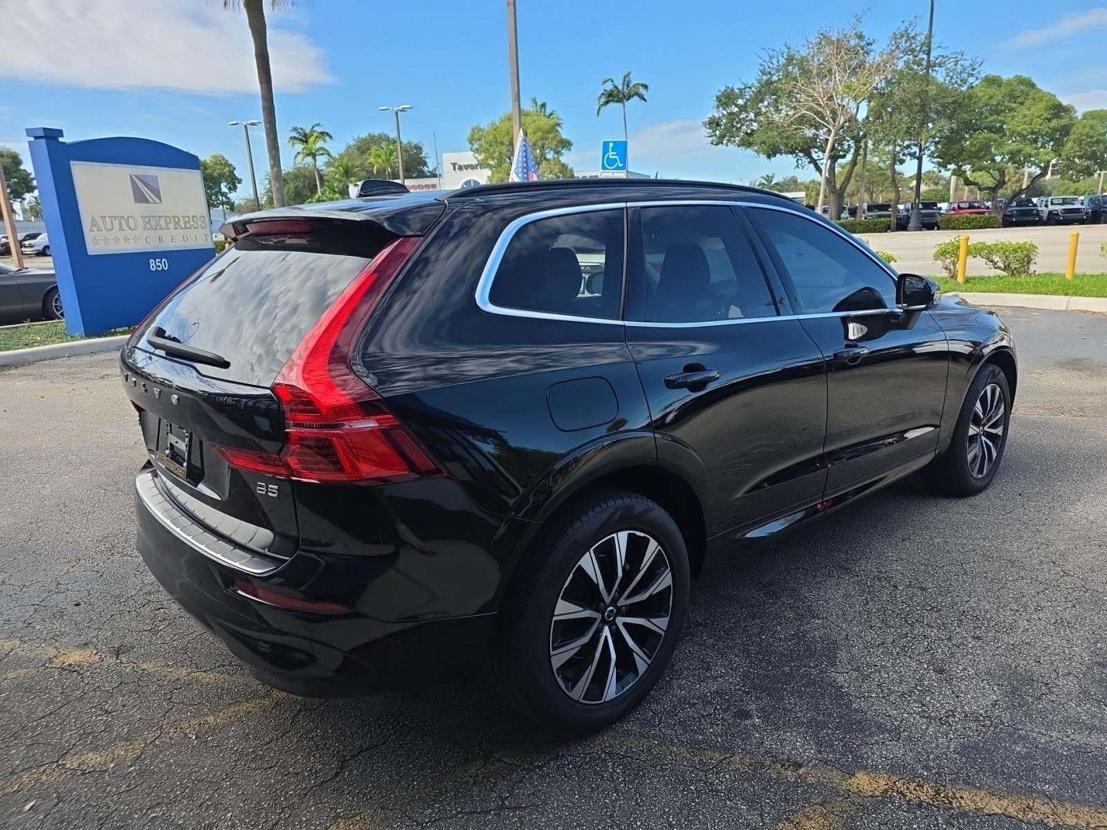 2023 Volvo XC60 B5 Core FWD