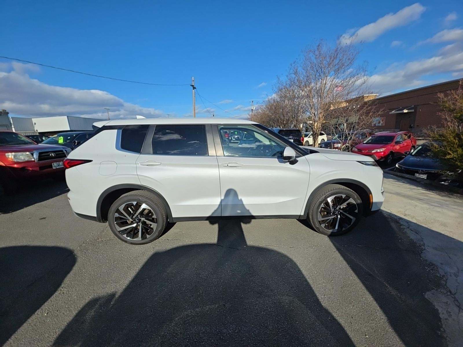 2024 Mitsubishi Outlander SE FWD