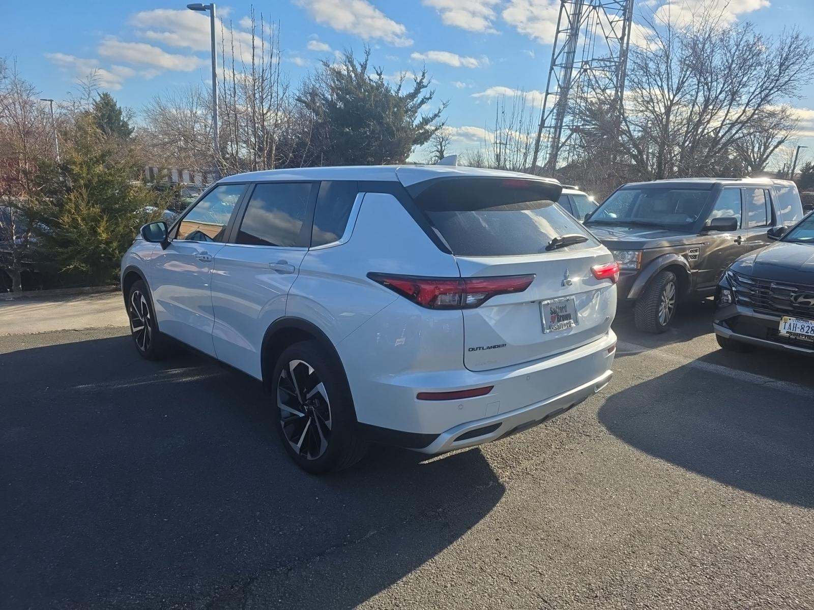 2024 Mitsubishi Outlander SE FWD